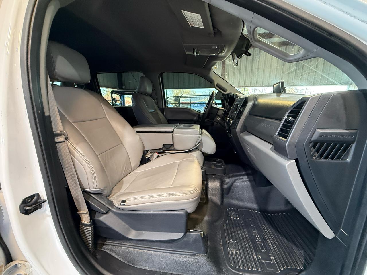 Ford F-250 SD XL Crew Cab 4WD 2017