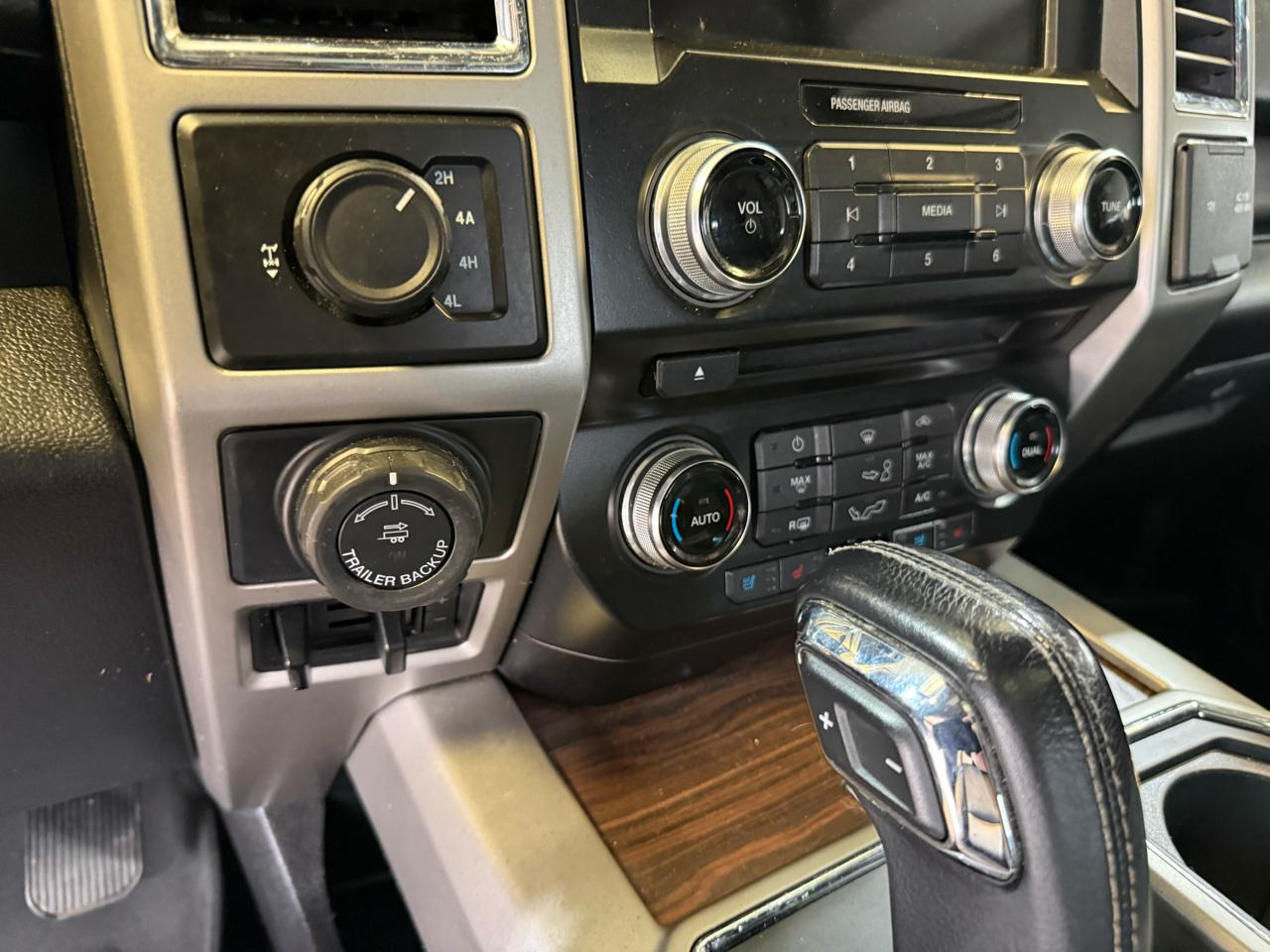 Ford F-150 Lariat SuperCrew 5.5-ft. Bed 4WD 2016