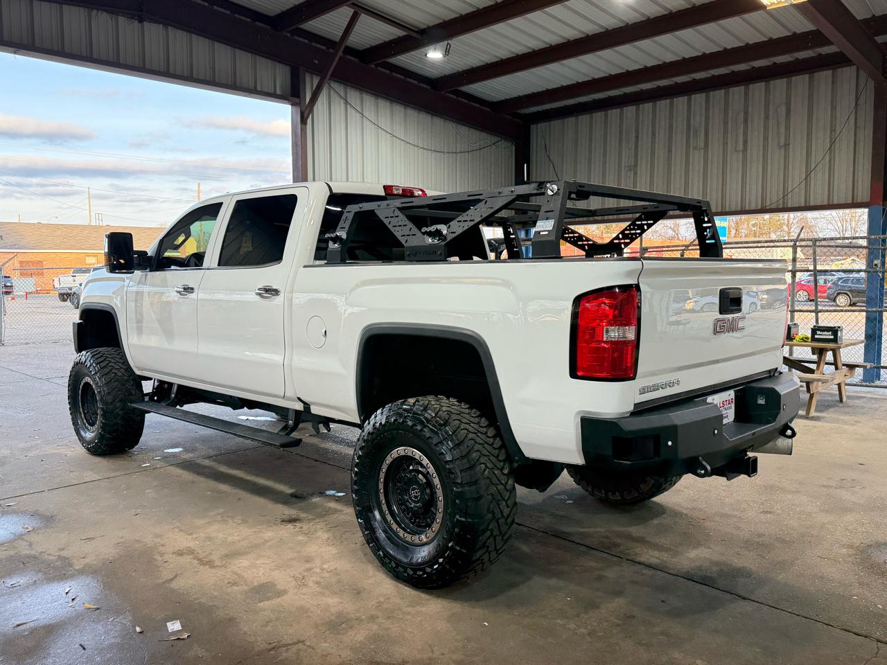 GMC Sierra 2500HD Denali Crew Cab 4WD 2018