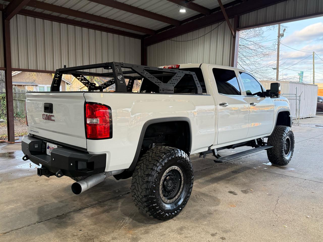 GMC Sierra 2500HD Denali Crew Cab 4WD 2018