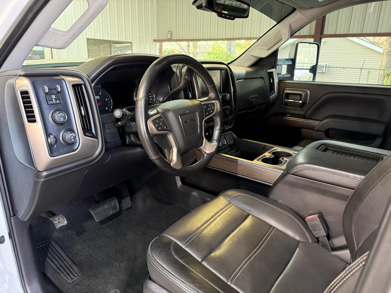 GMC Sierra 2500HD Denali Crew Cab 4WD 2018
