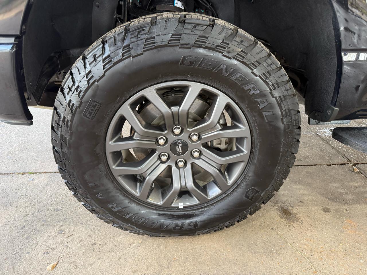 Ford F-150 Lariat SuperCrew 5.5-ft. Bed 4WD 2023