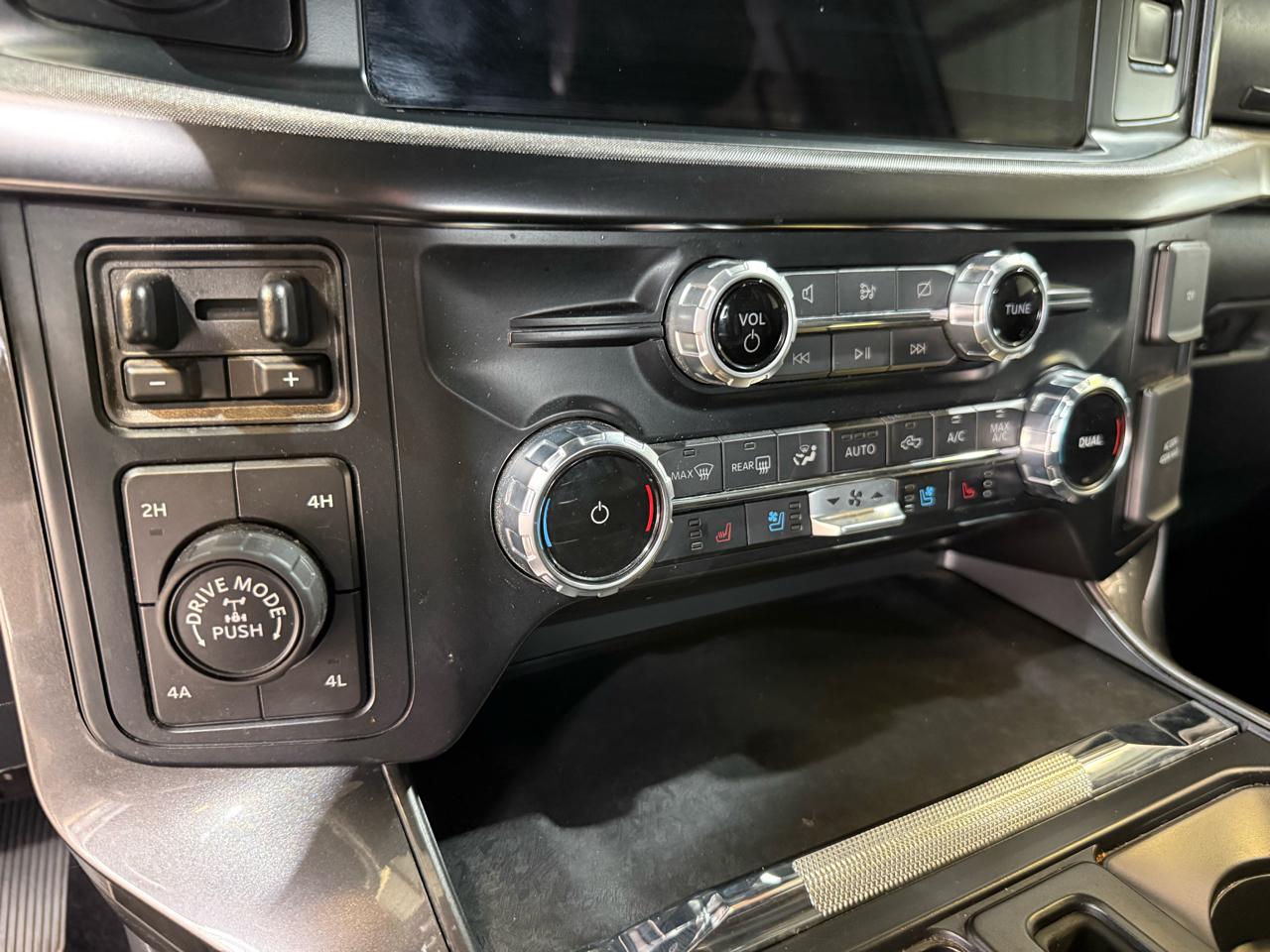 Ford F-150 Lariat SuperCrew 5.5-ft. Bed 4WD 2023