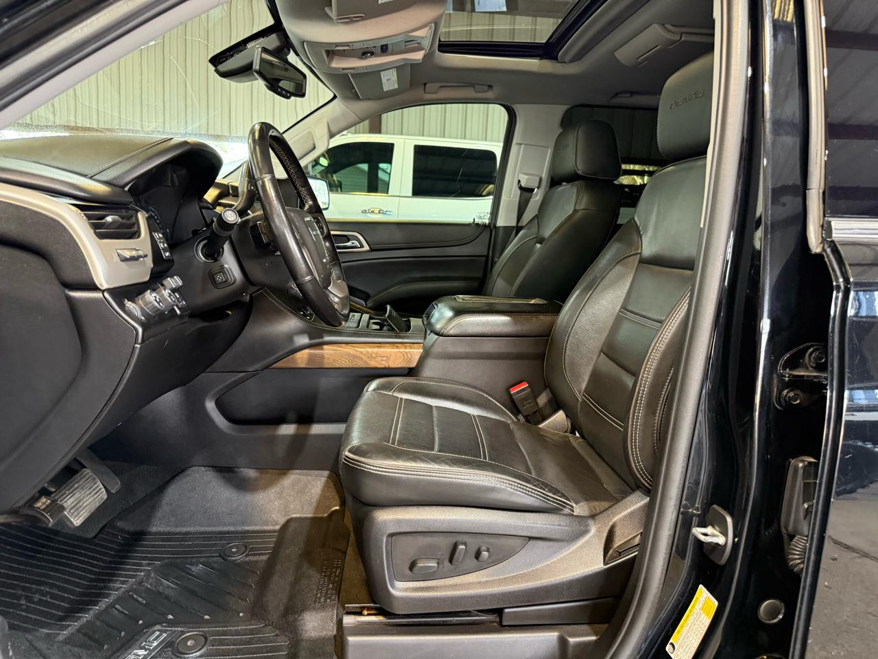 GMC Yukon XL Denali 4WD 2020