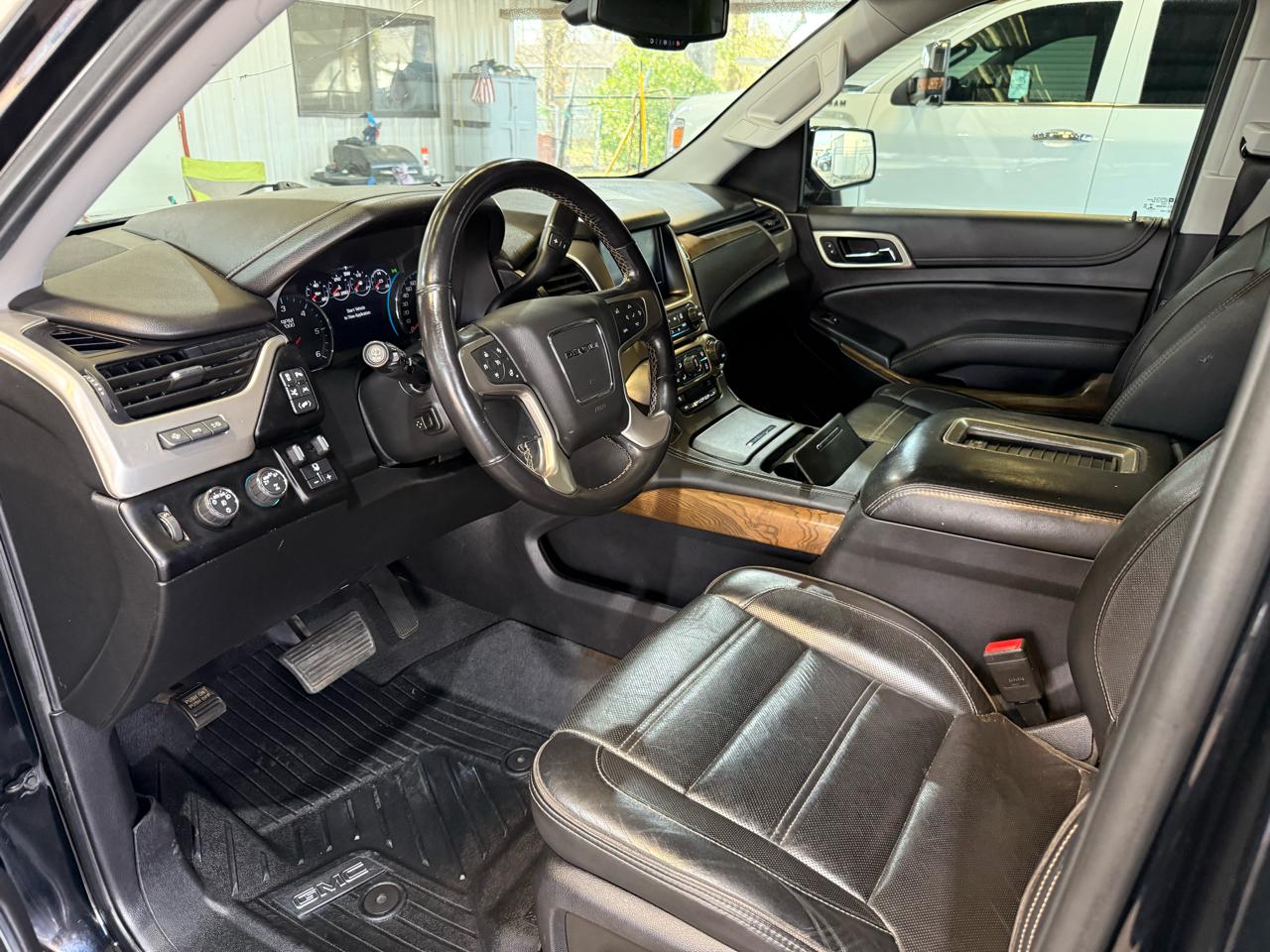 GMC Yukon XL Denali 4WD 2020