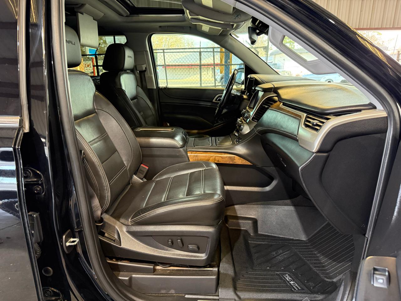 GMC Yukon XL Denali 4WD 2020