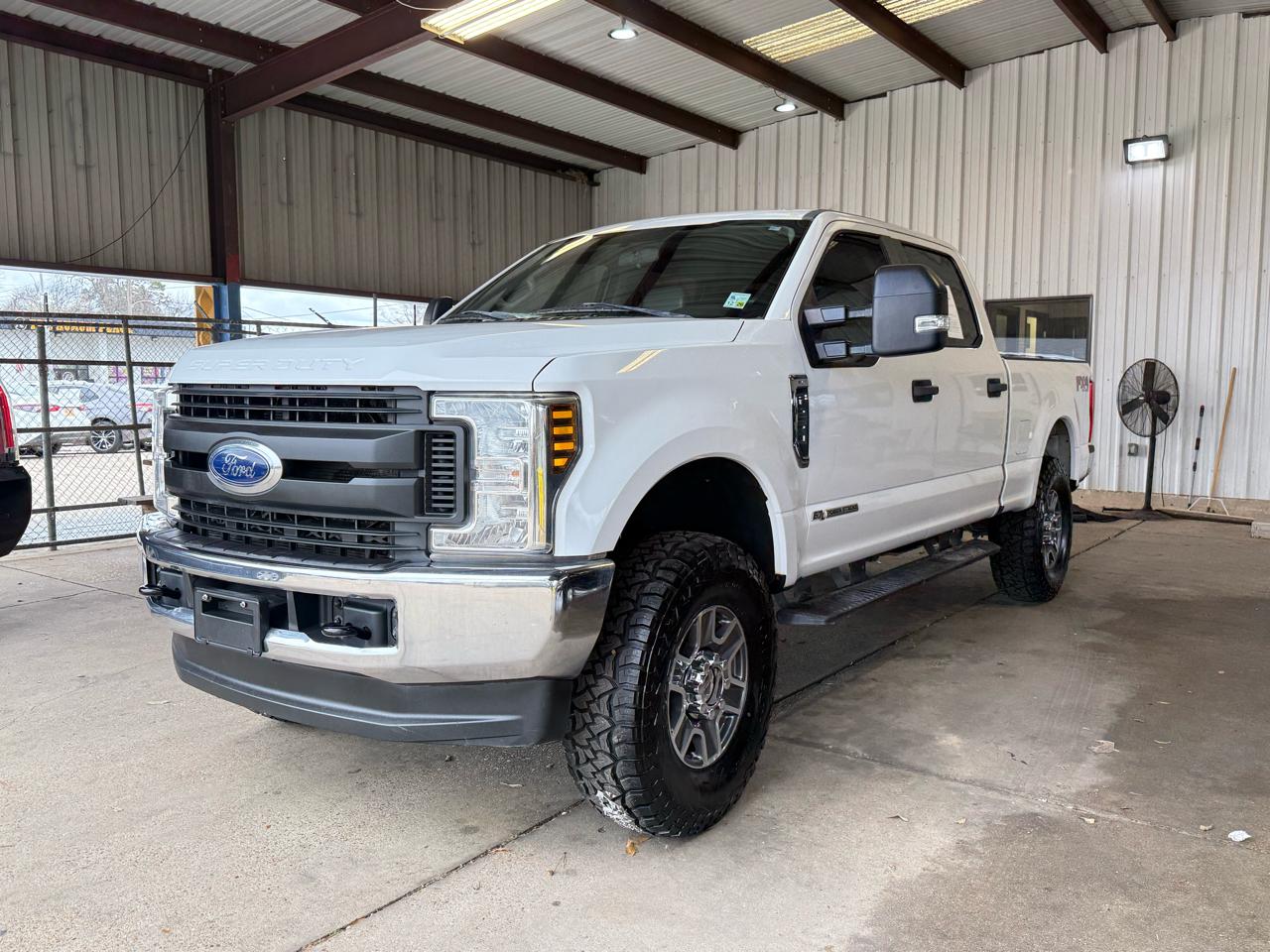 Ford F-250 SD XLT Crew Cab 4WD 2019