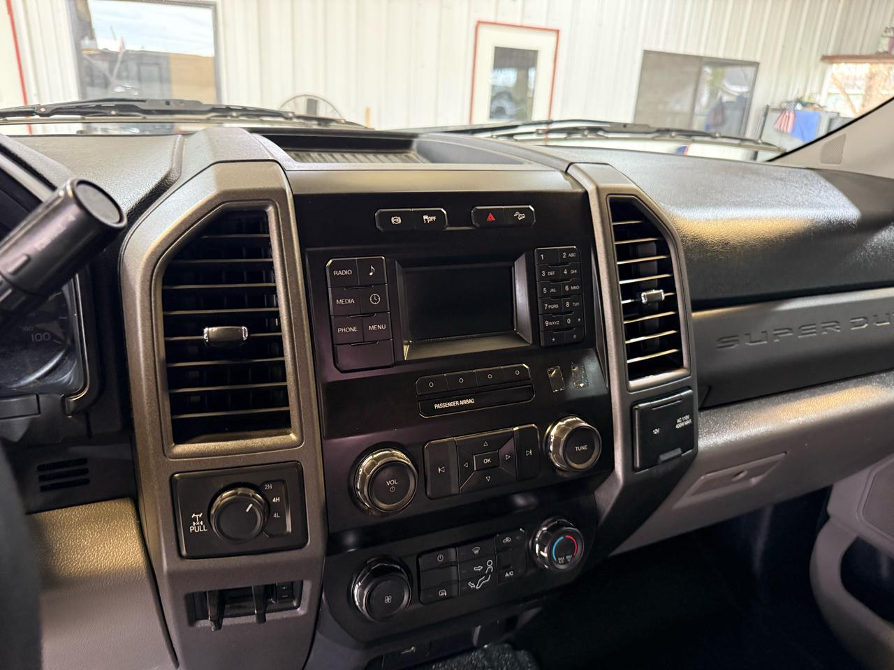 Ford F-250 SD XLT Crew Cab 4WD 2019