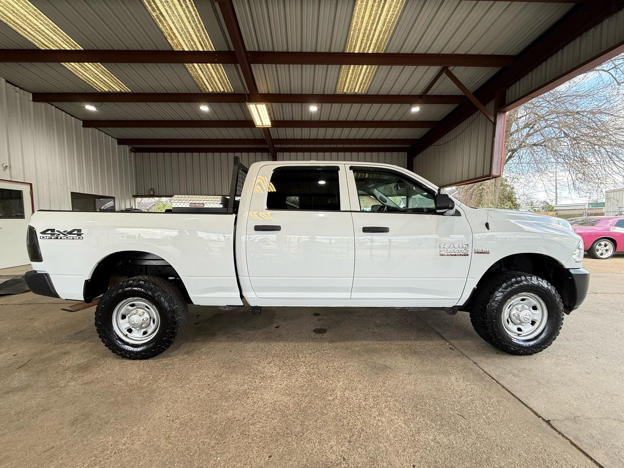 RAM 2500 Tradesman Crew Cab SWB 4WD 2015