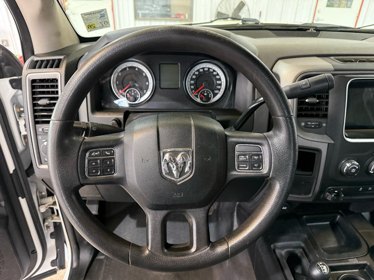 RAM 2500 Tradesman Crew Cab SWB 4WD 2015