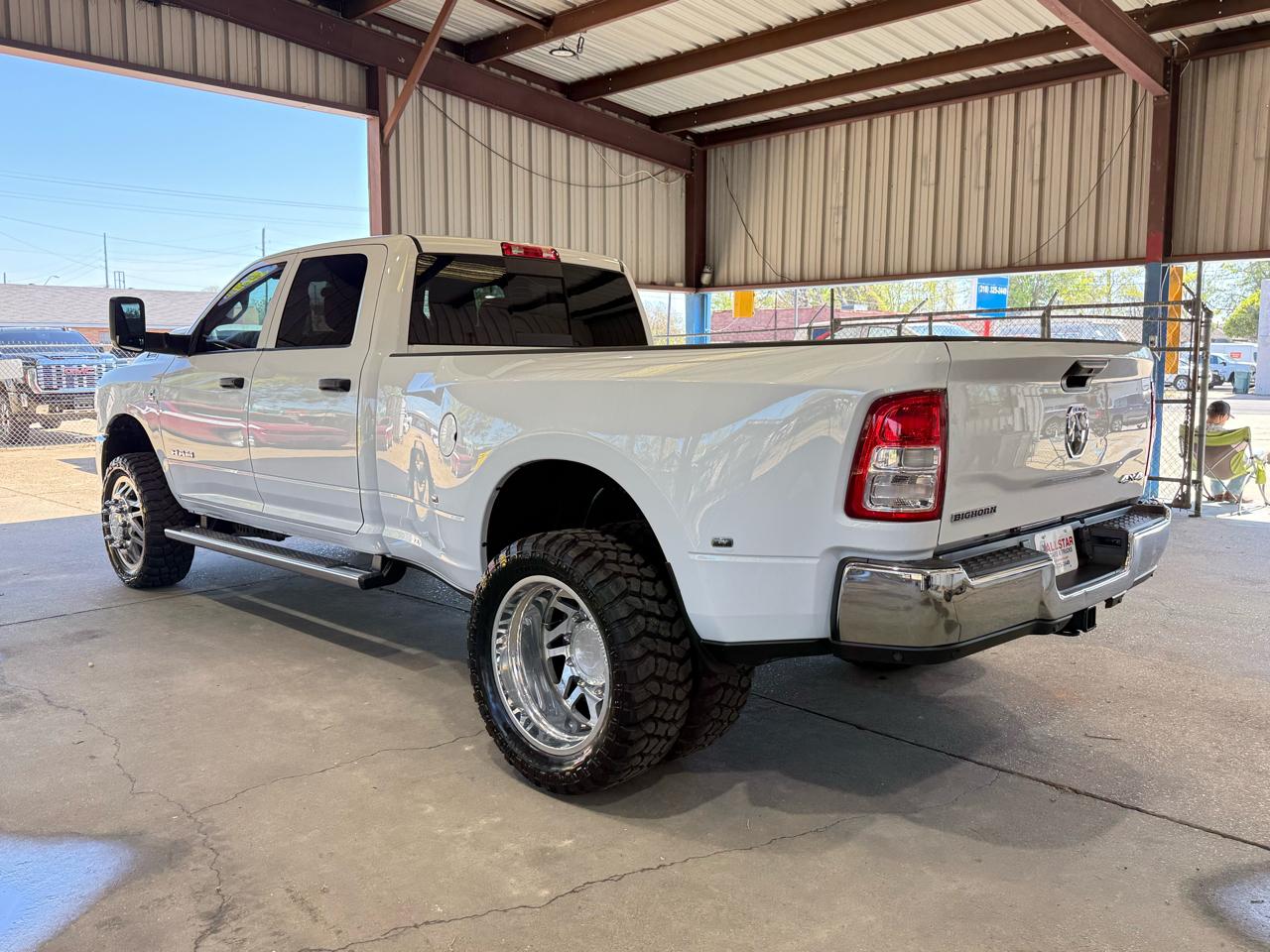 RAM 3500 Tradesman Crew Cab 4WD DRW 2022