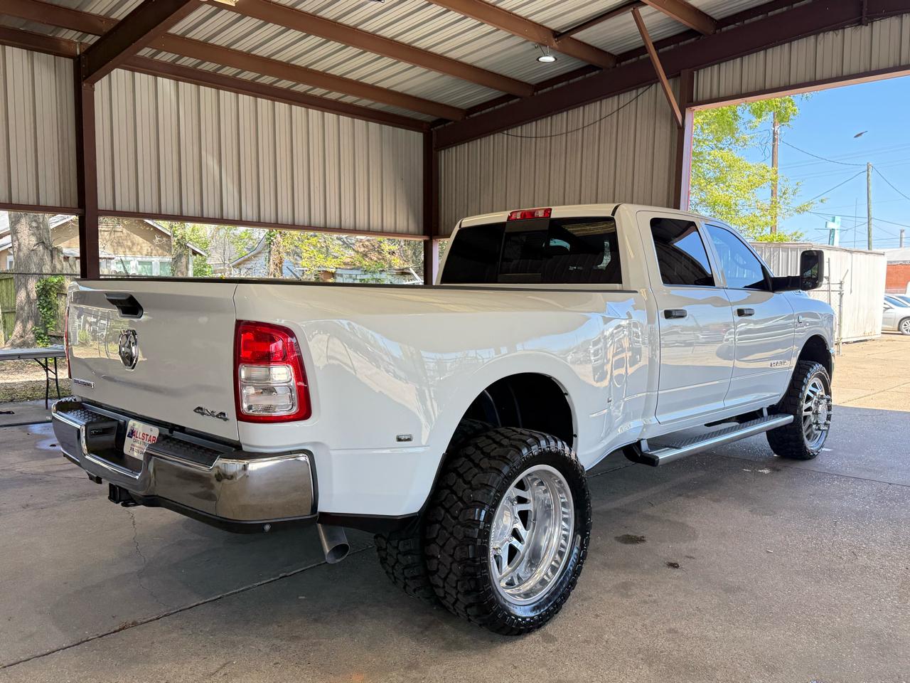 RAM 3500 Tradesman Crew Cab 4WD DRW 2022