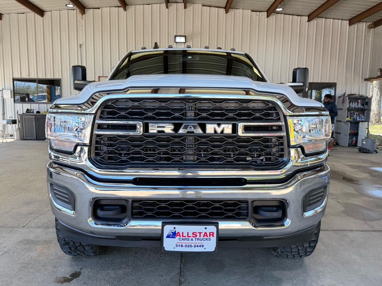 RAM 3500 Tradesman Crew Cab 4WD DRW 2022
