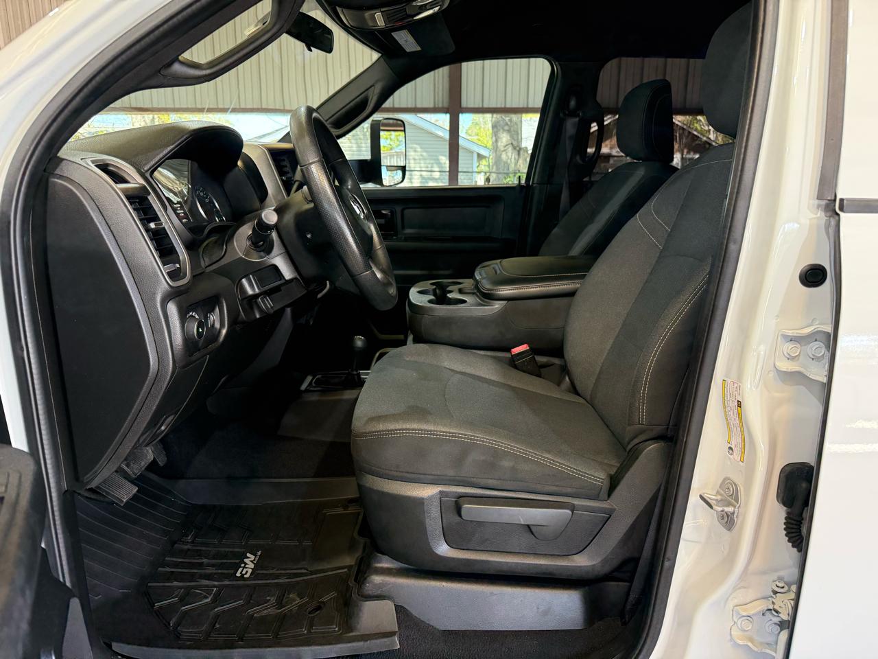 RAM 3500 Tradesman Crew Cab 4WD DRW 2022