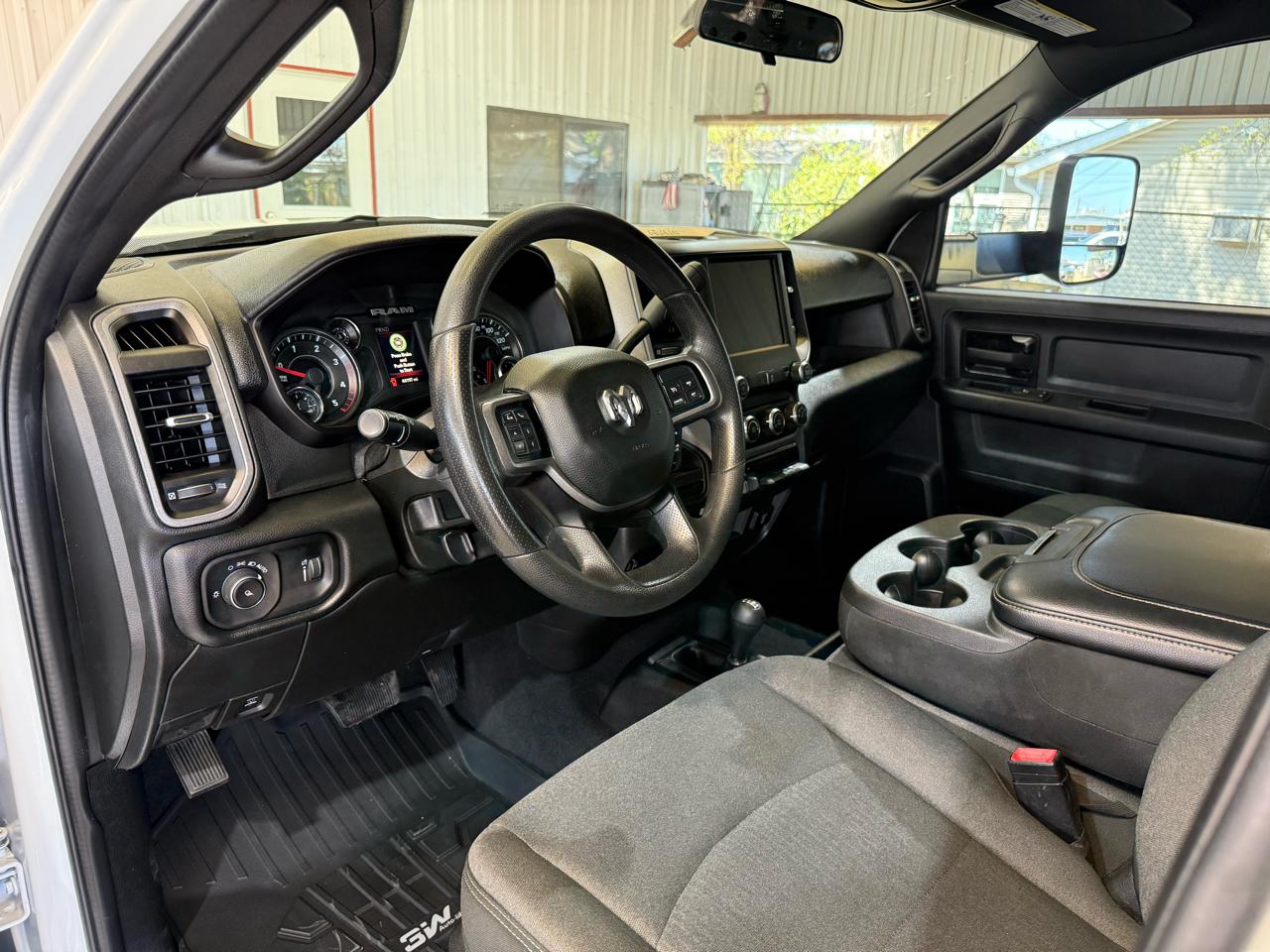 RAM 3500 Tradesman Crew Cab 4WD DRW 2022