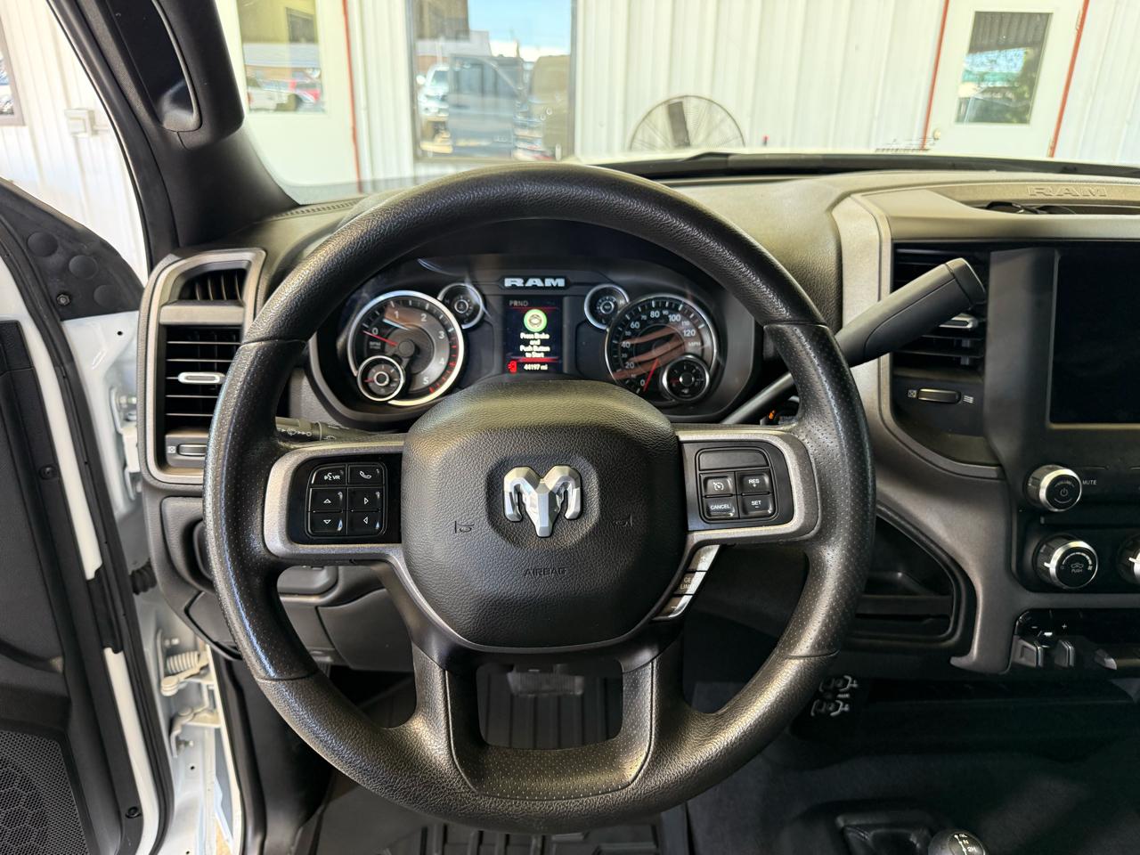 RAM 3500 Tradesman Crew Cab 4WD DRW 2022