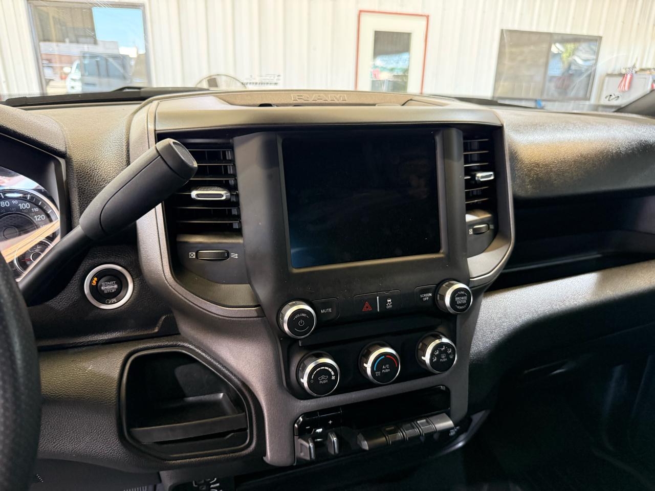 RAM 3500 Tradesman Crew Cab 4WD DRW 2022