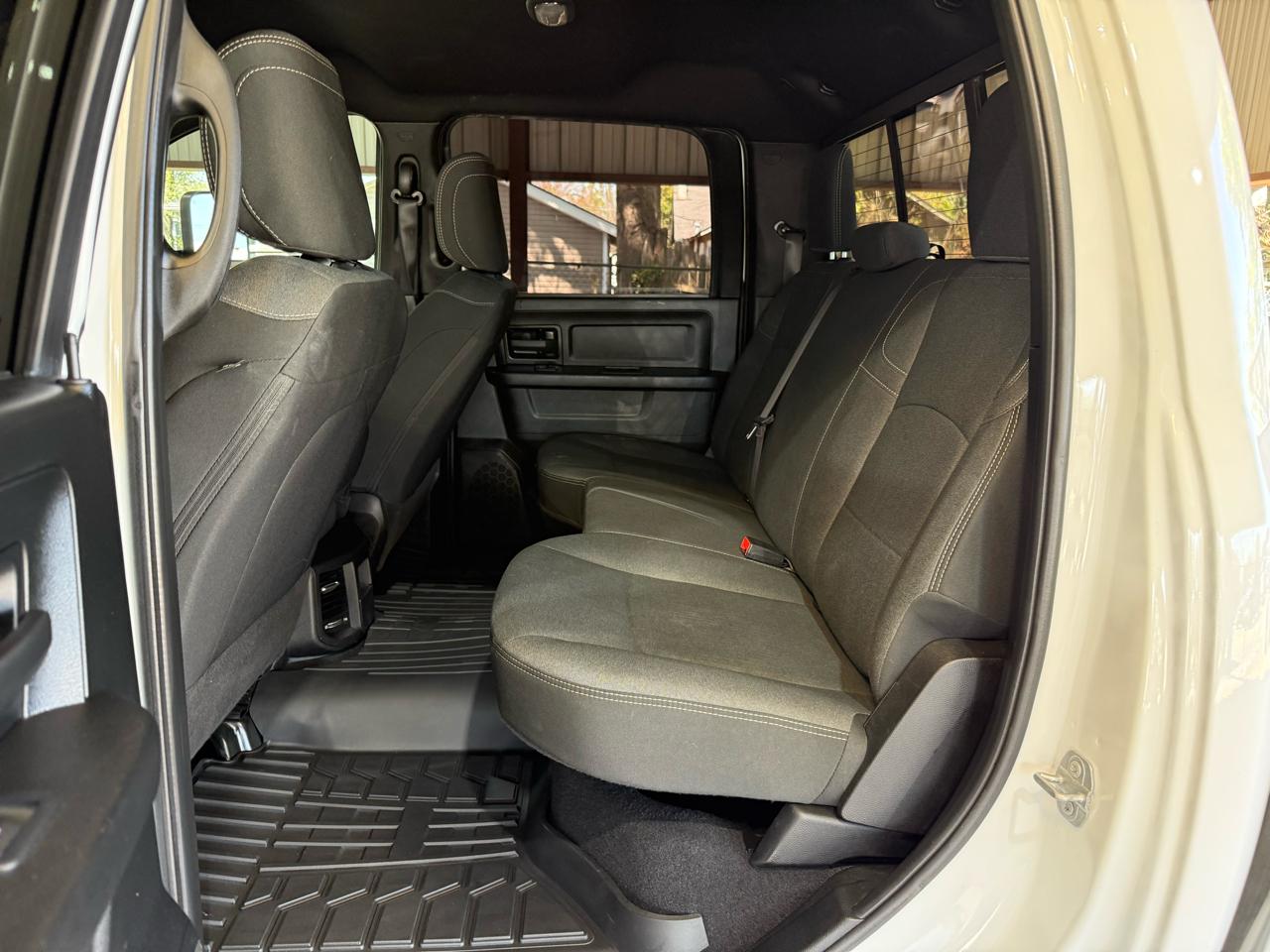 RAM 3500 Tradesman Crew Cab 4WD DRW 2022