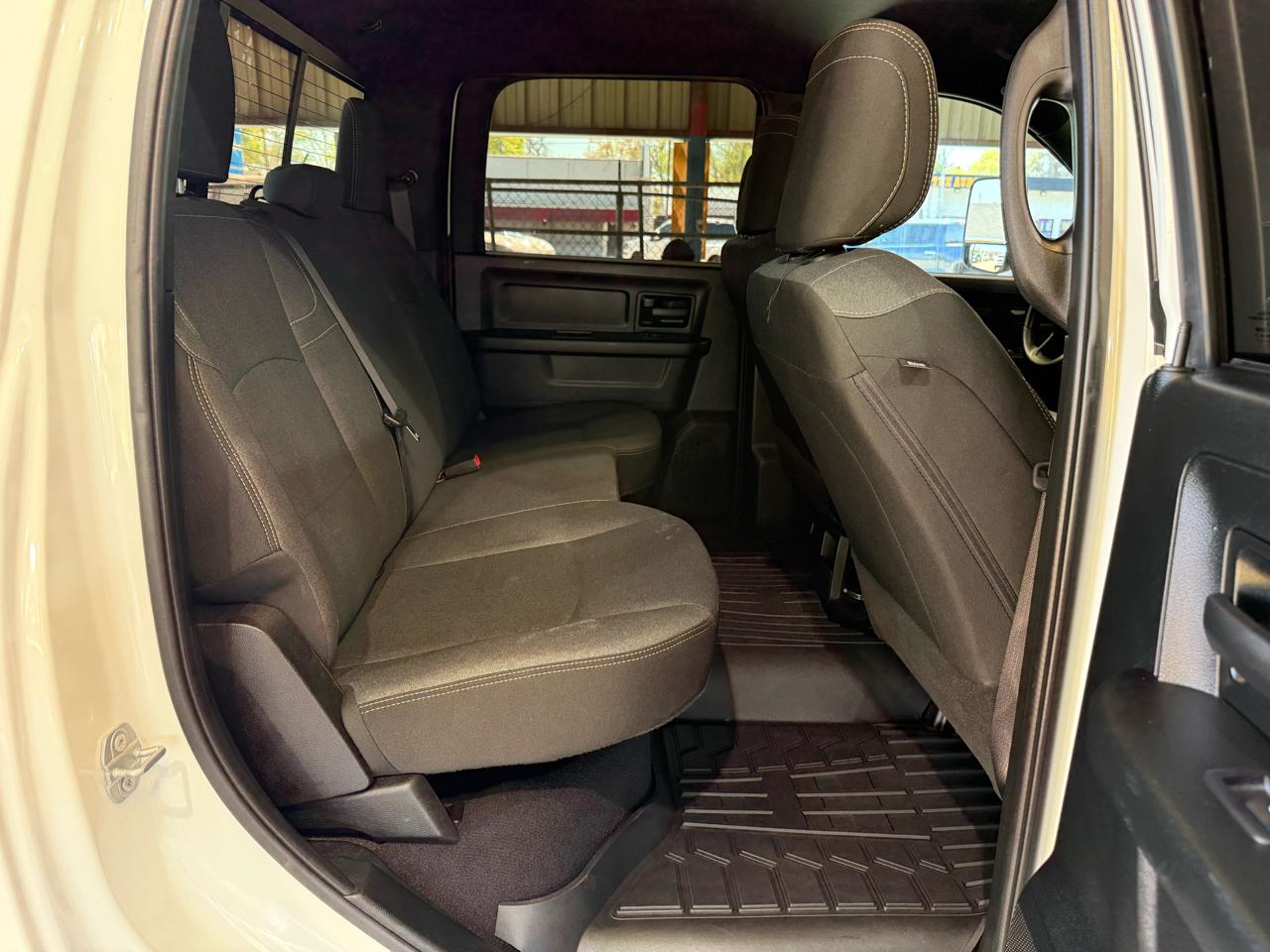 RAM 3500 Tradesman Crew Cab 4WD DRW 2022