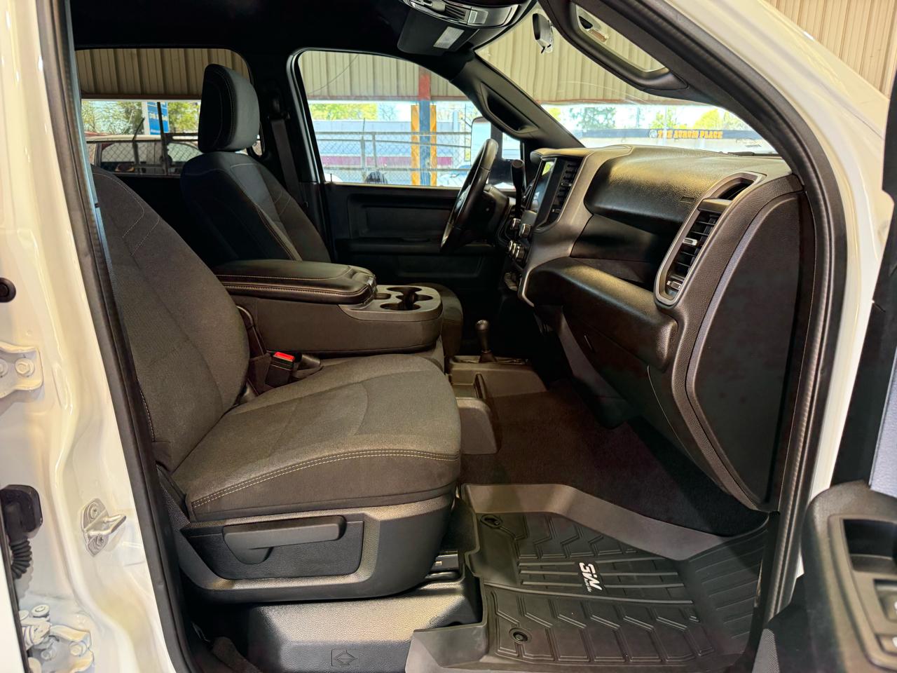 RAM 3500 Tradesman Crew Cab 4WD DRW 2022