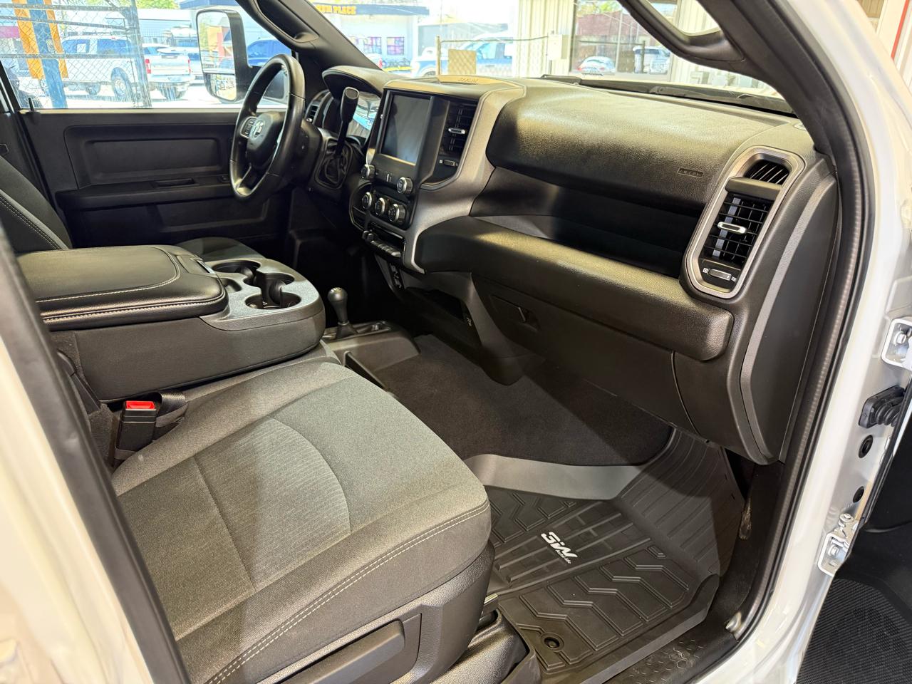 RAM 3500 Tradesman Crew Cab 4WD DRW 2022