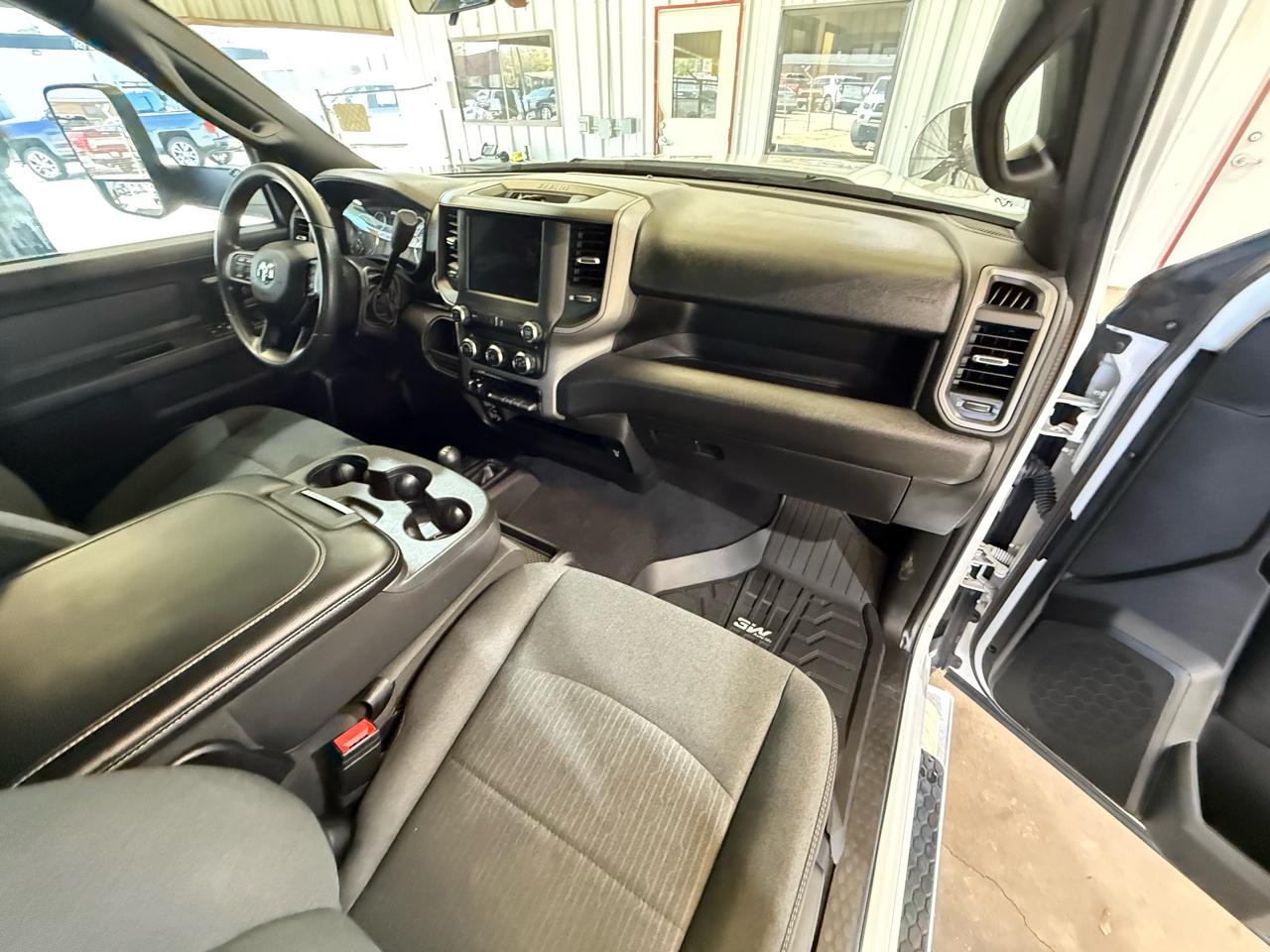 RAM 3500 Tradesman Crew Cab 4WD DRW 2022