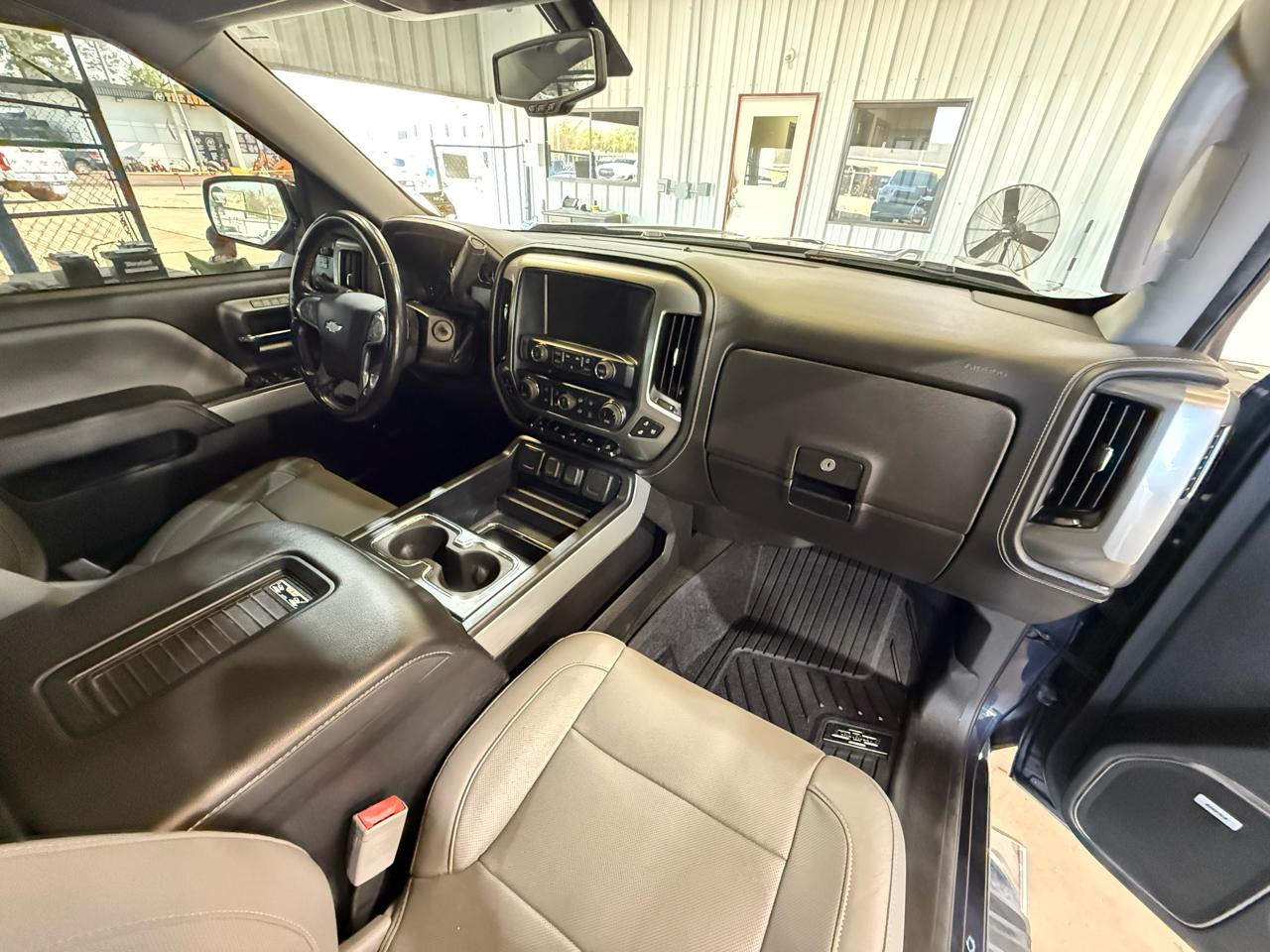 Chevrolet Silverado 1500 LTZ Crew Cab 4WD 2018