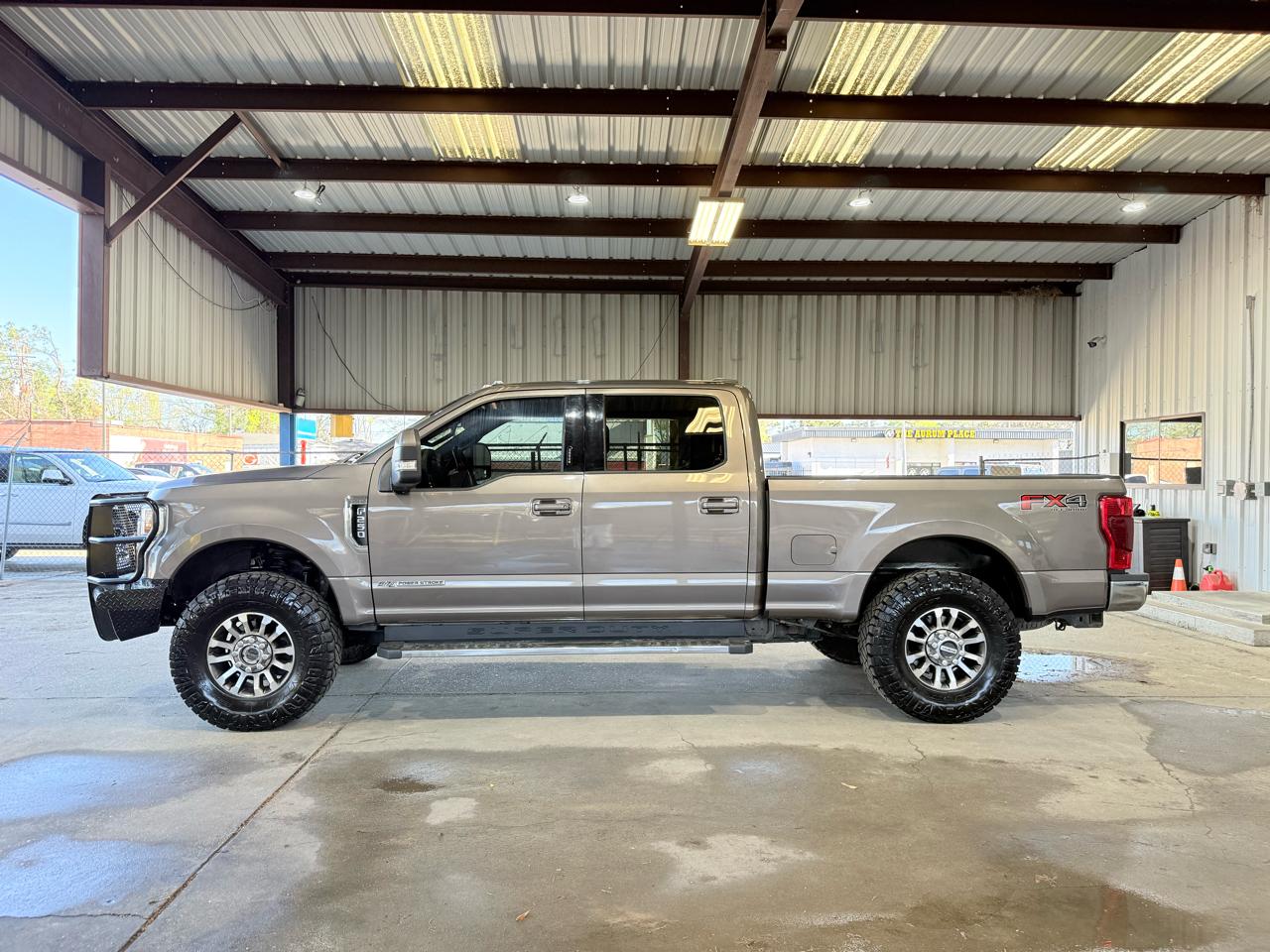 Ford F-250 SD Lariat Crew Cab 4WD 2022