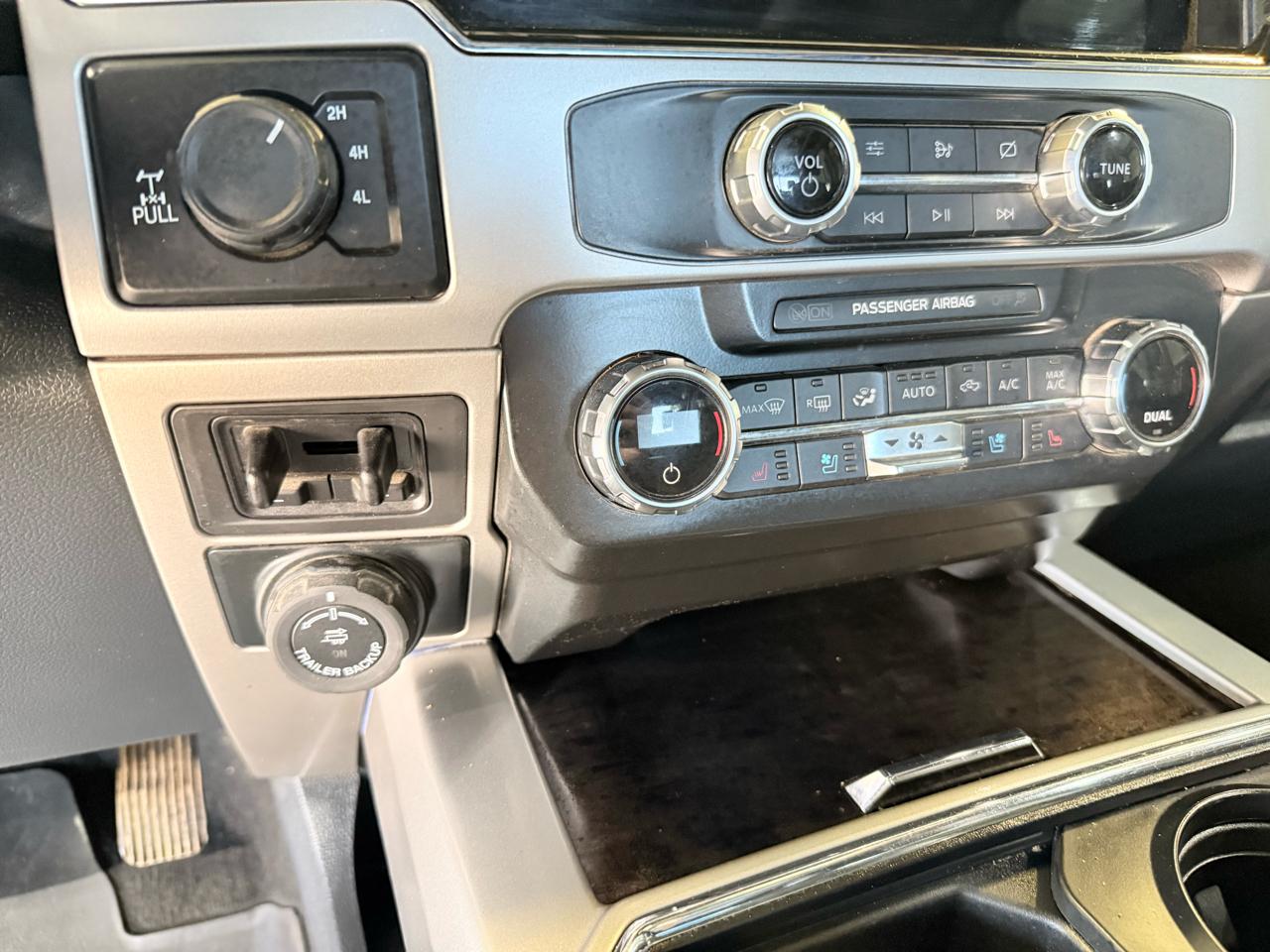 Ford F-250 SD Lariat Crew Cab 4WD 2022