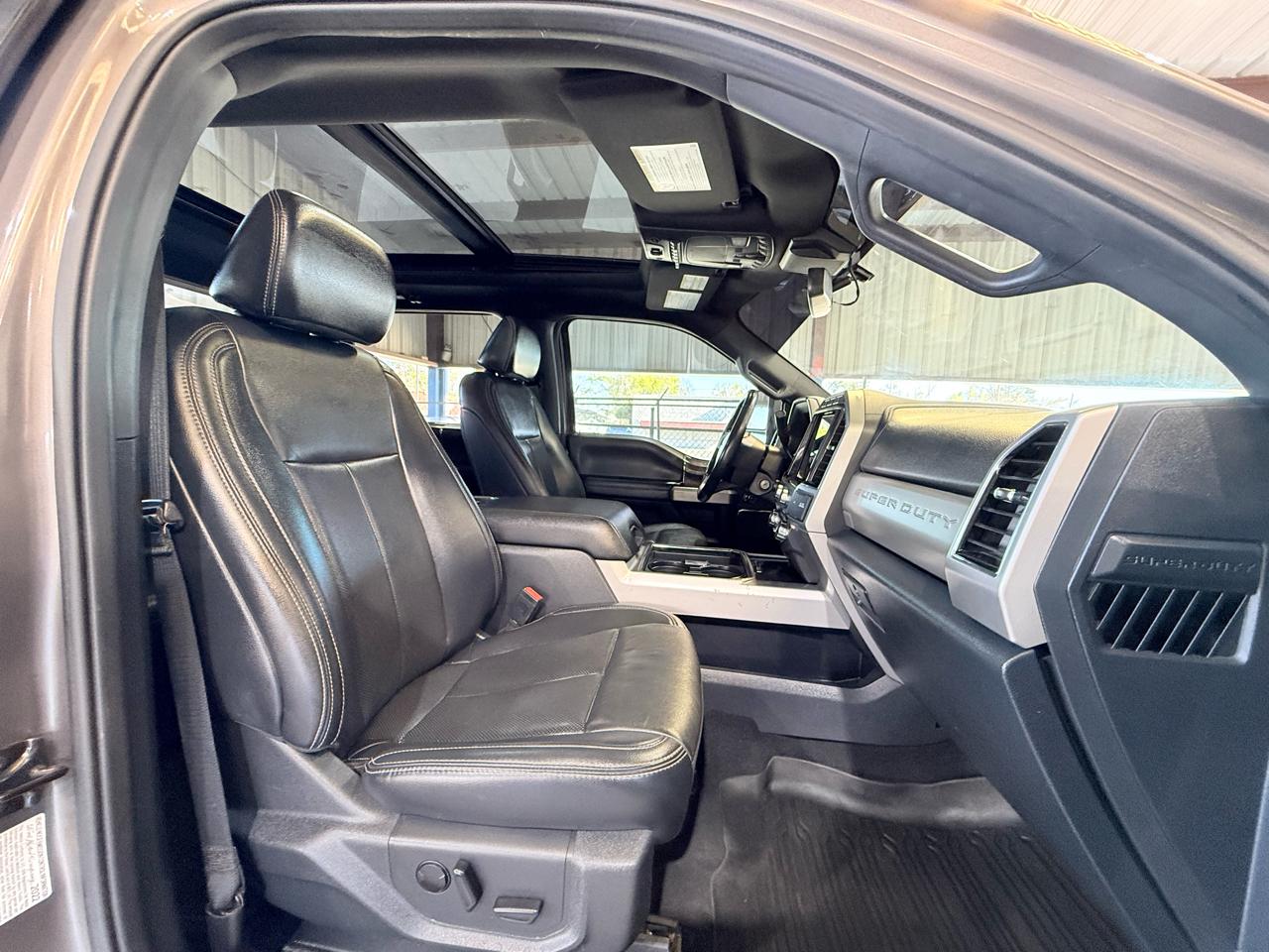 Ford F-250 SD Lariat Crew Cab 4WD 2022