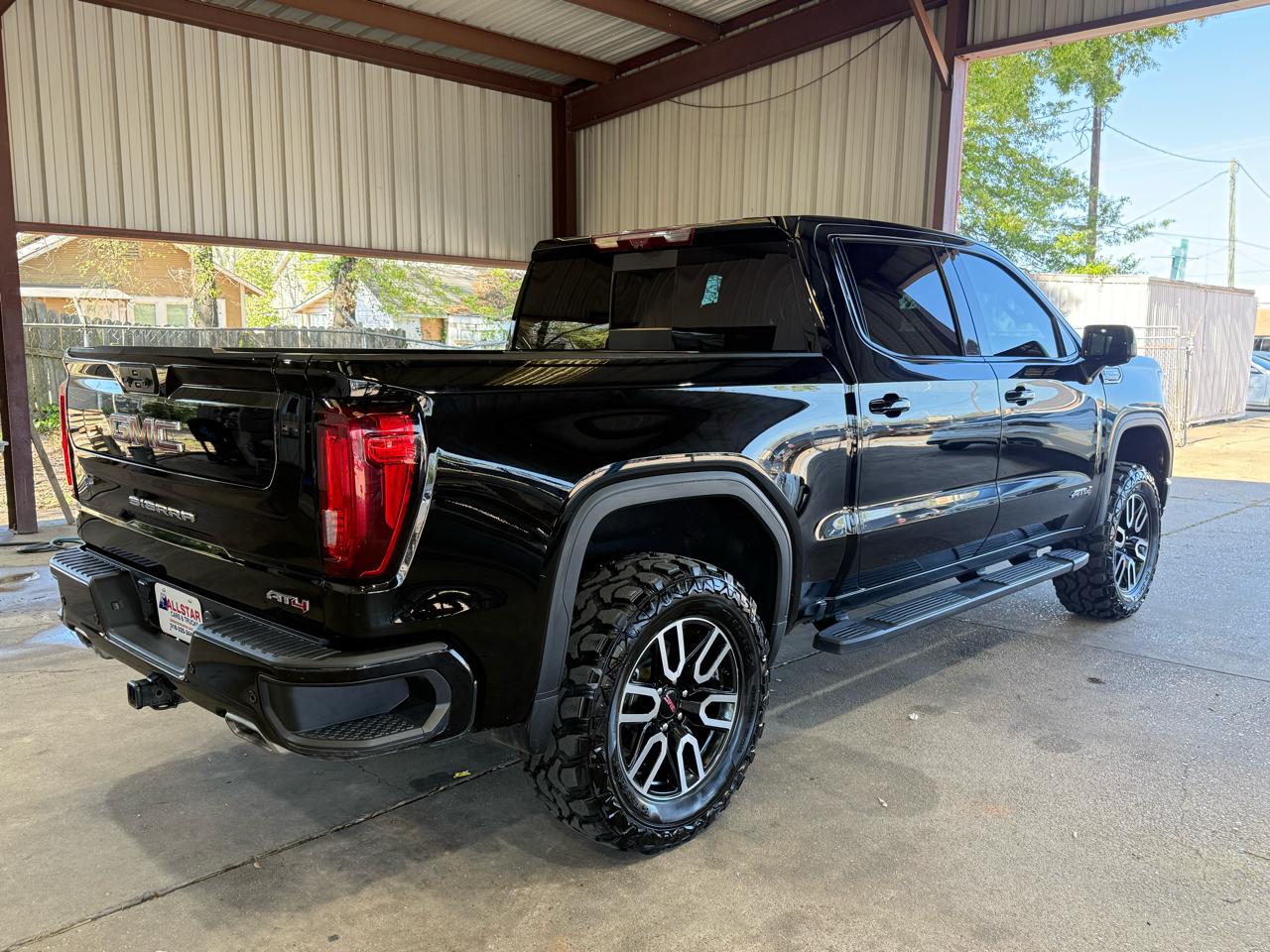 GMC Sierra 1500 AT4 Crew Cab 4WD 2022