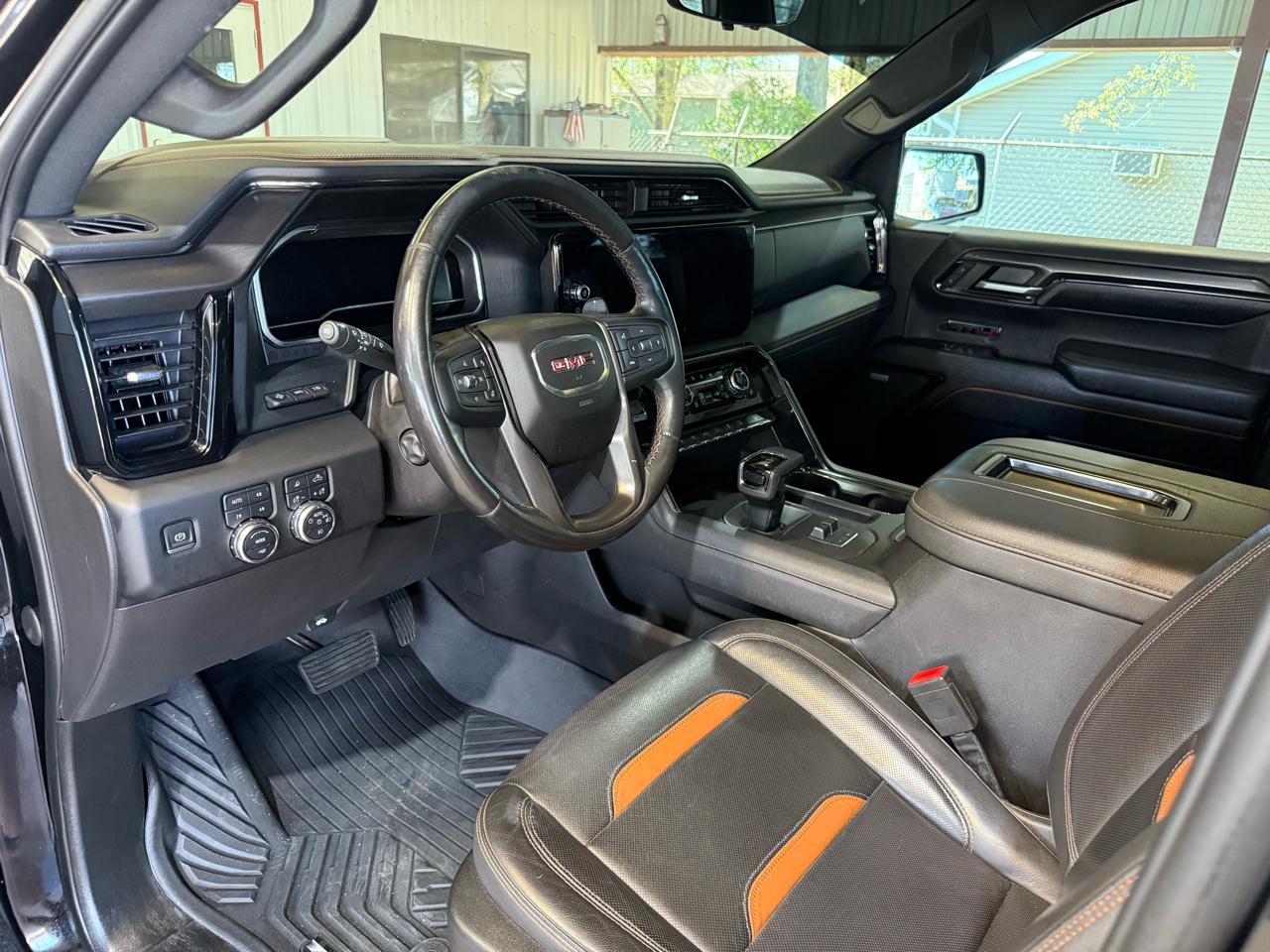 GMC Sierra 1500 AT4 Crew Cab 4WD 2022