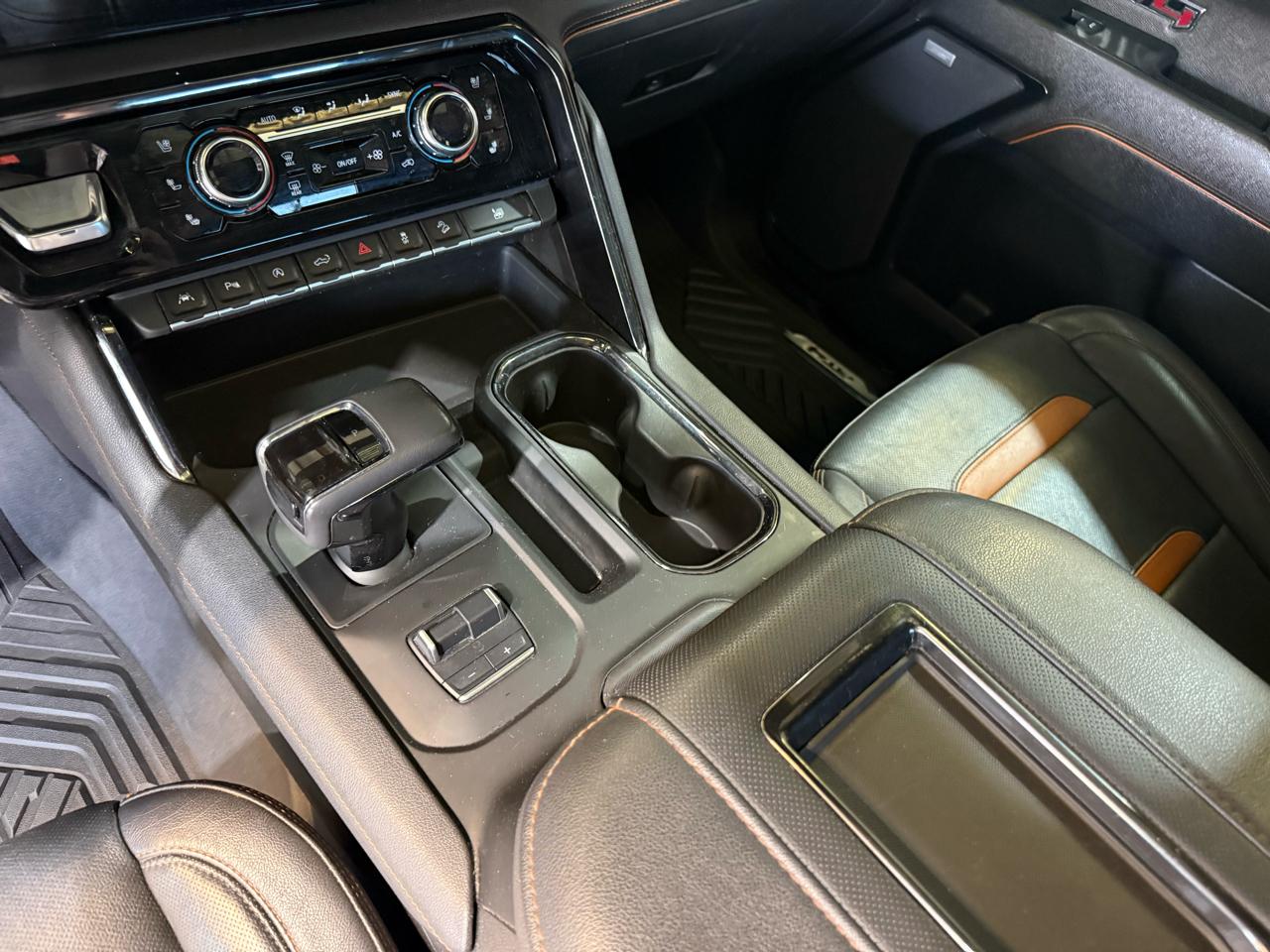 GMC Sierra 1500 AT4 Crew Cab 4WD 2022