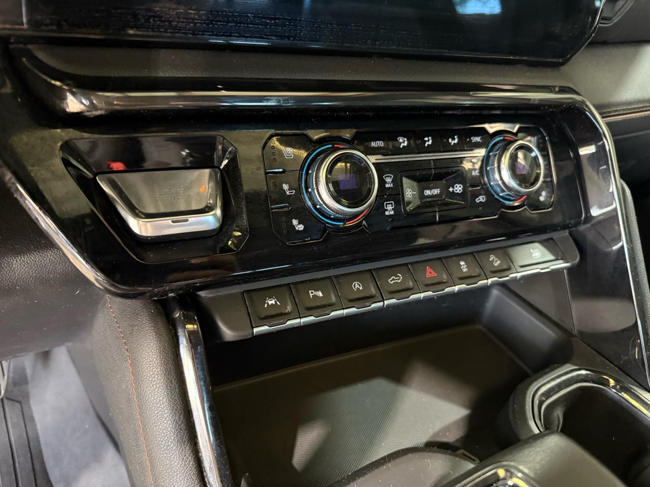 GMC Sierra 1500 AT4 Crew Cab 4WD 2022