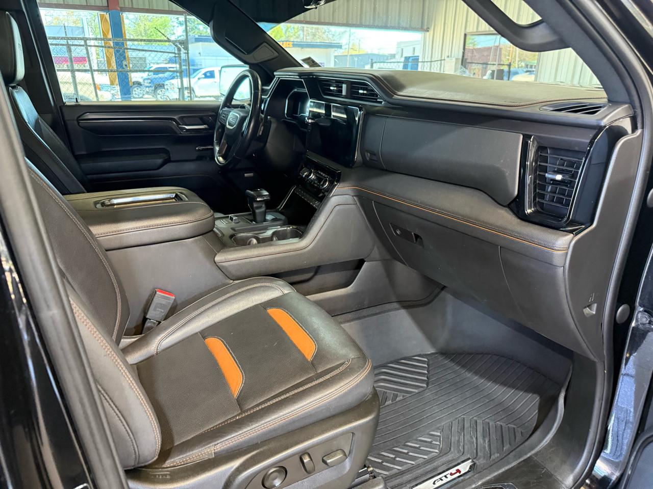 GMC Sierra 1500 AT4 Crew Cab 4WD 2022