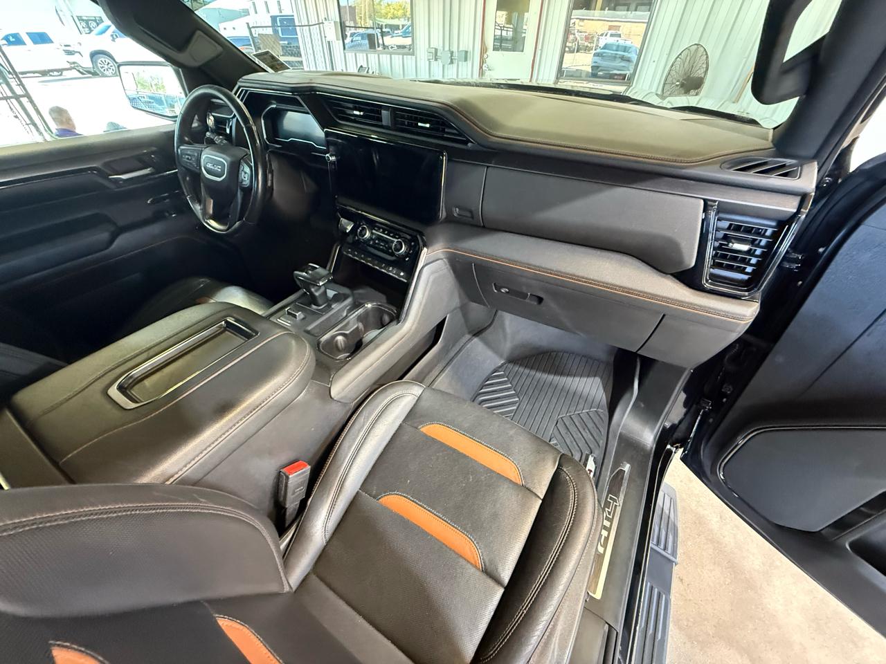 GMC Sierra 1500 AT4 Crew Cab 4WD 2022