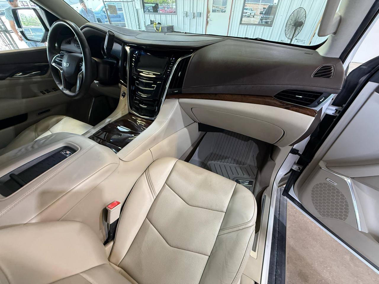 Cadillac Escalade Premium 2WD 2017