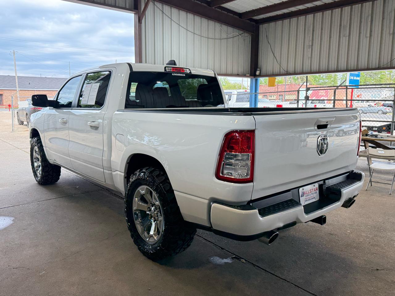 RAM 1500 Big Horn Crew Cab SWB 4WD 2022