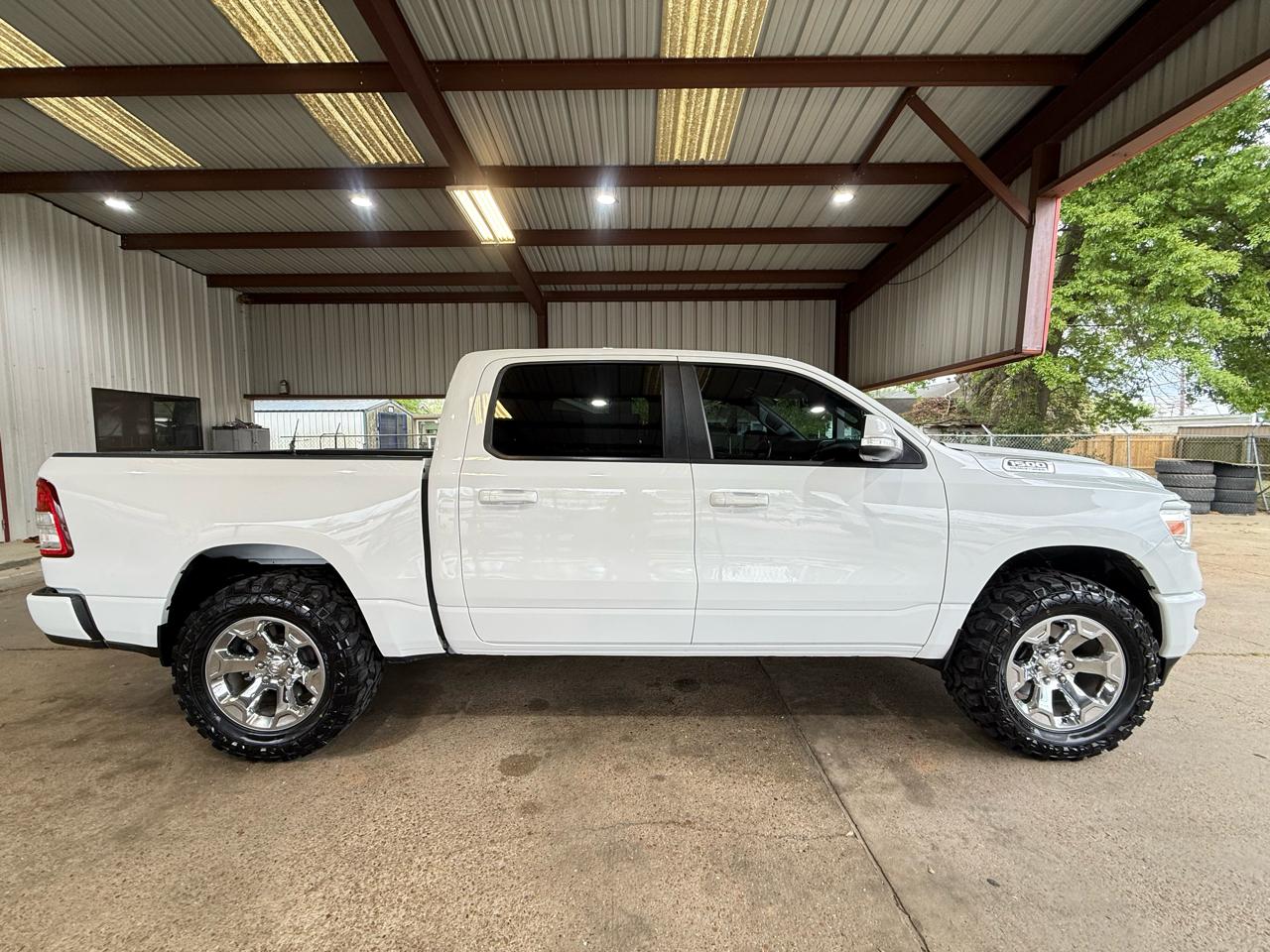 RAM 1500 Big Horn Crew Cab SWB 4WD 2022