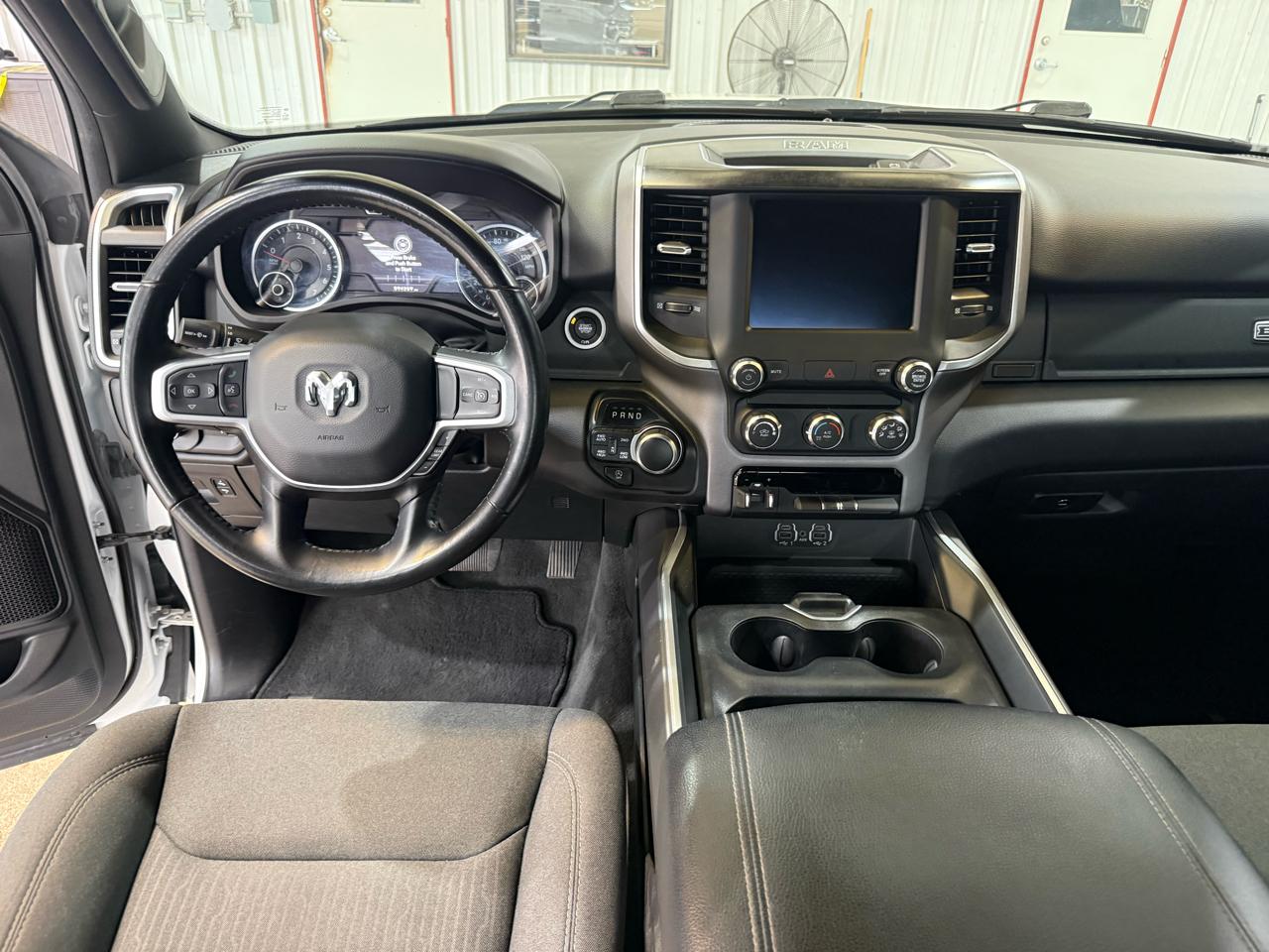 RAM 1500 Big Horn Crew Cab SWB 4WD 2022