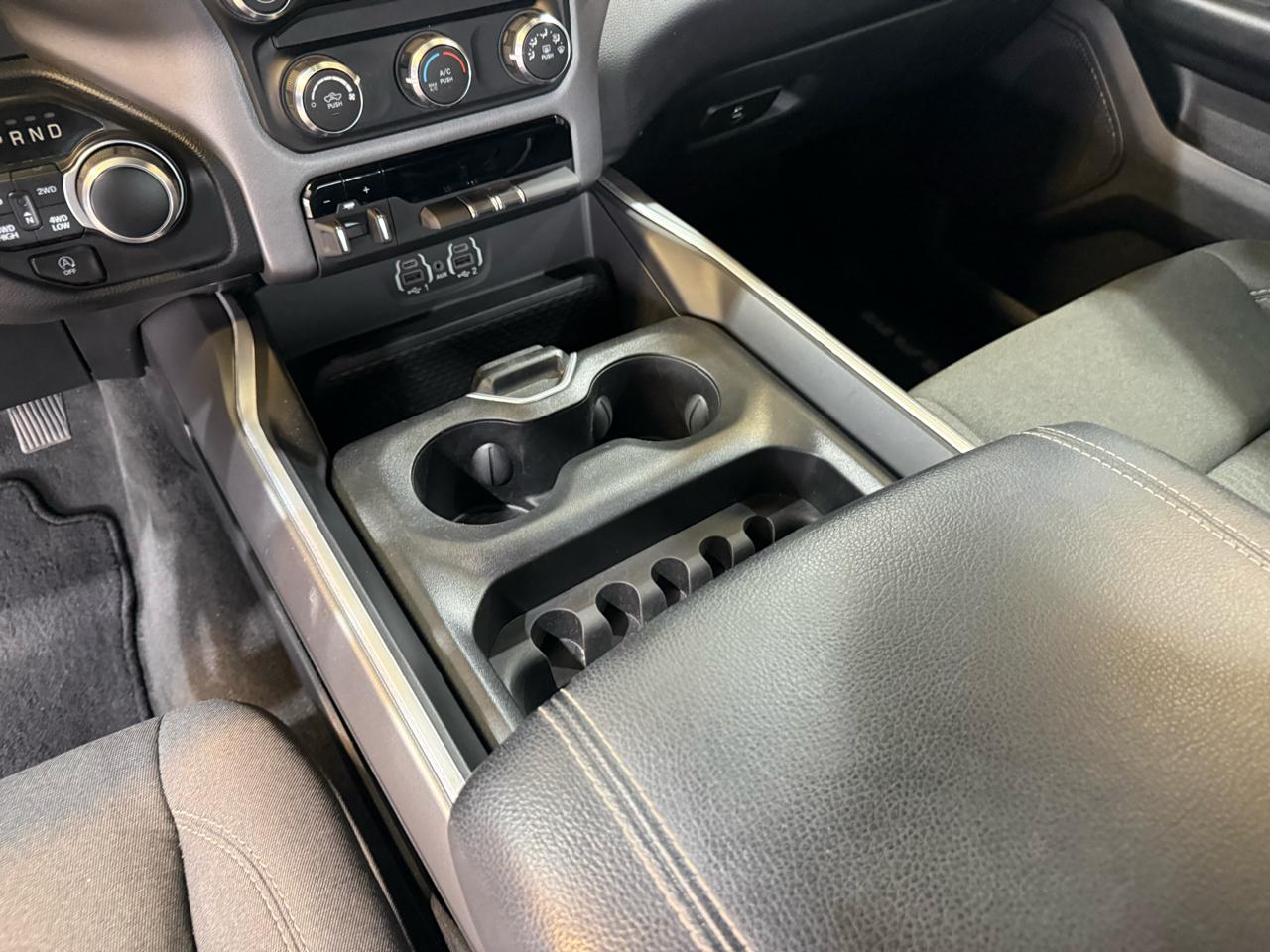 RAM 1500 Big Horn Crew Cab SWB 4WD 2022