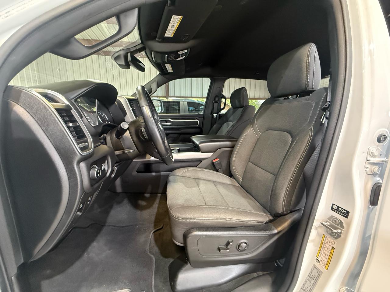 RAM 1500 Big Horn Crew Cab SWB 4WD 2022