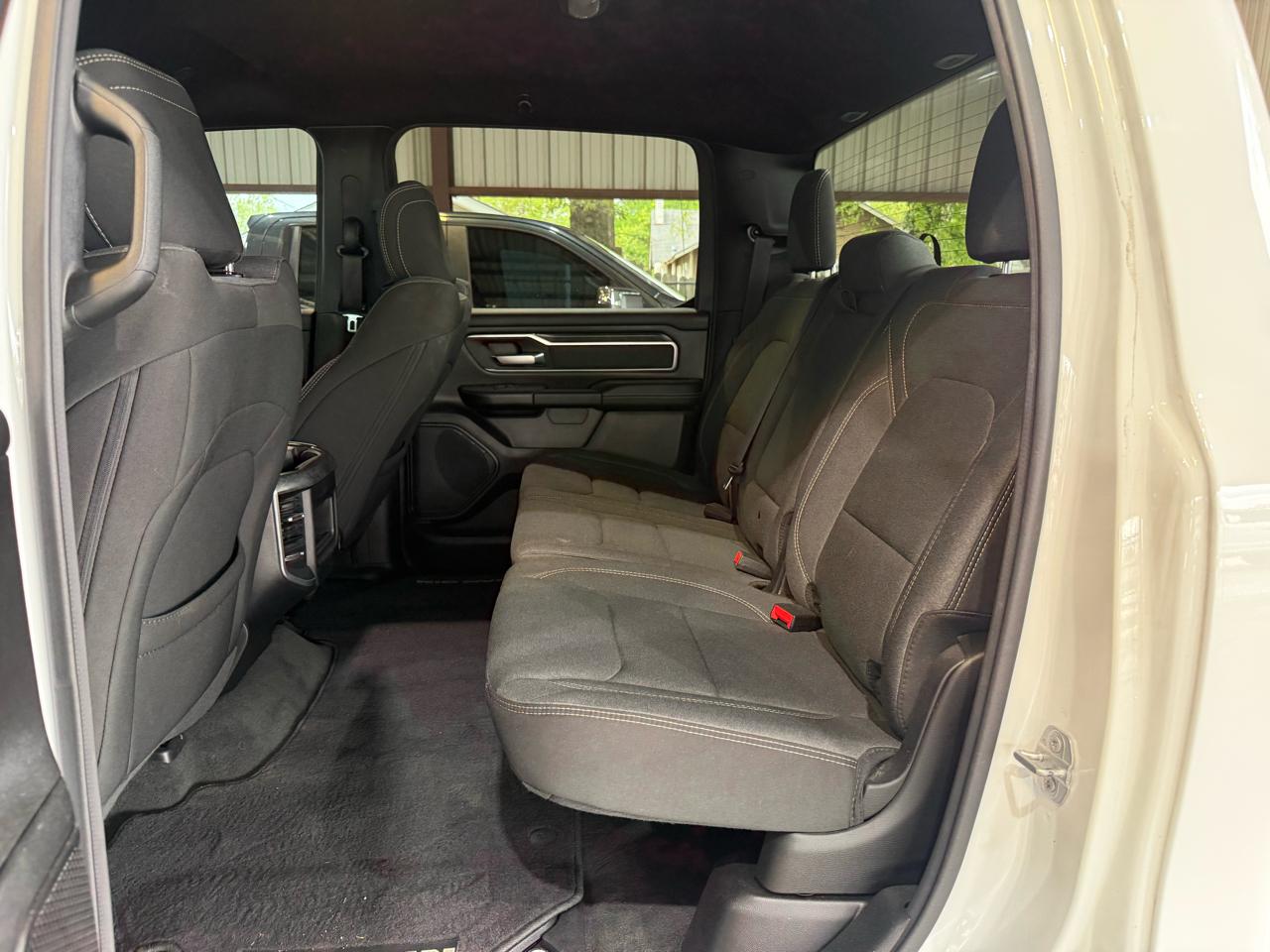 RAM 1500 Big Horn Crew Cab SWB 4WD 2022