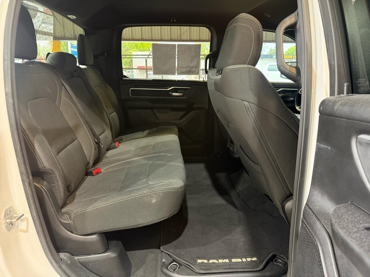 RAM 1500 Big Horn Crew Cab SWB 4WD 2022