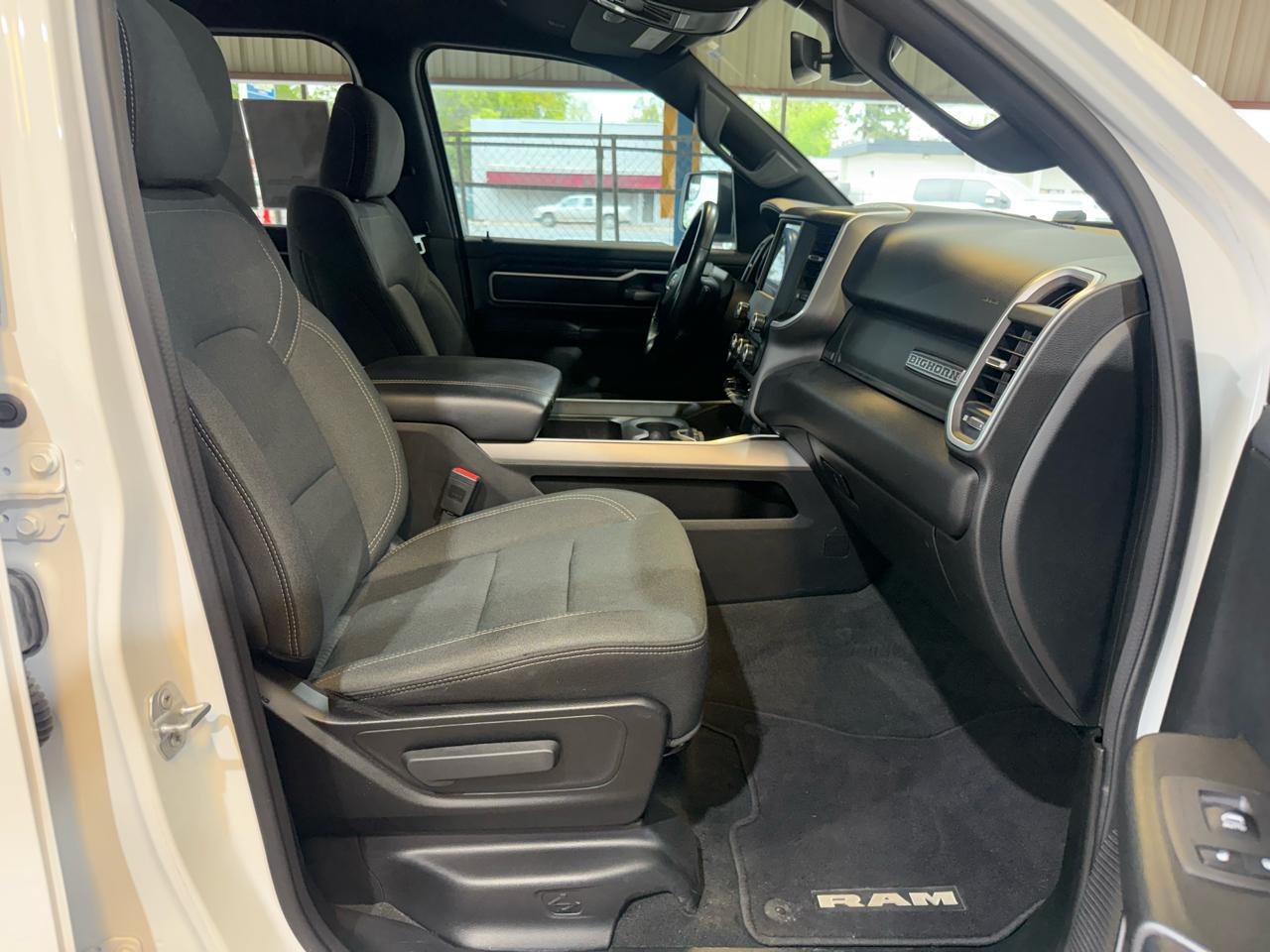 RAM 1500 Big Horn Crew Cab SWB 4WD 2022