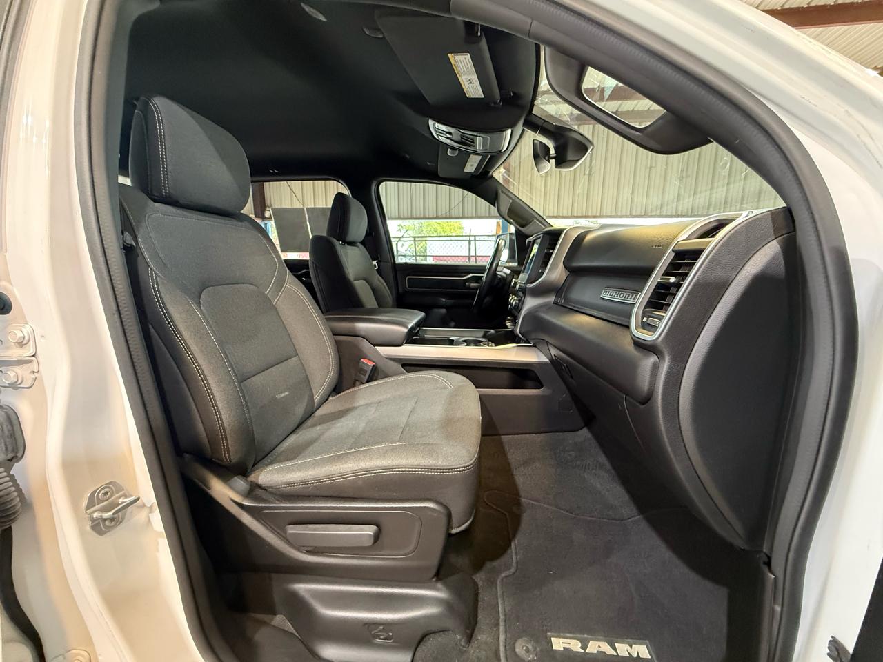 RAM 1500 Big Horn Crew Cab SWB 4WD 2022