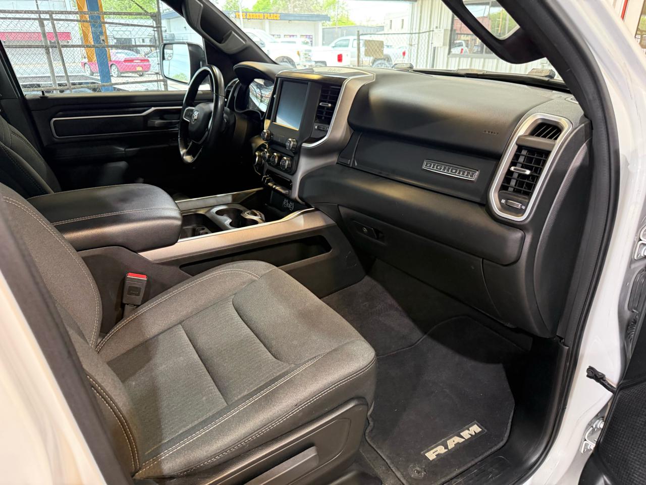 RAM 1500 Big Horn Crew Cab SWB 4WD 2022