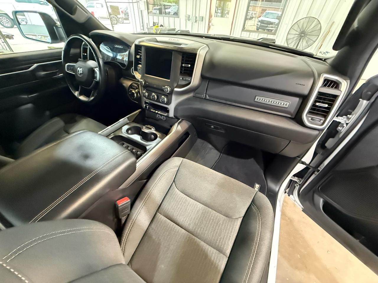 RAM 1500 Big Horn Crew Cab SWB 4WD 2022