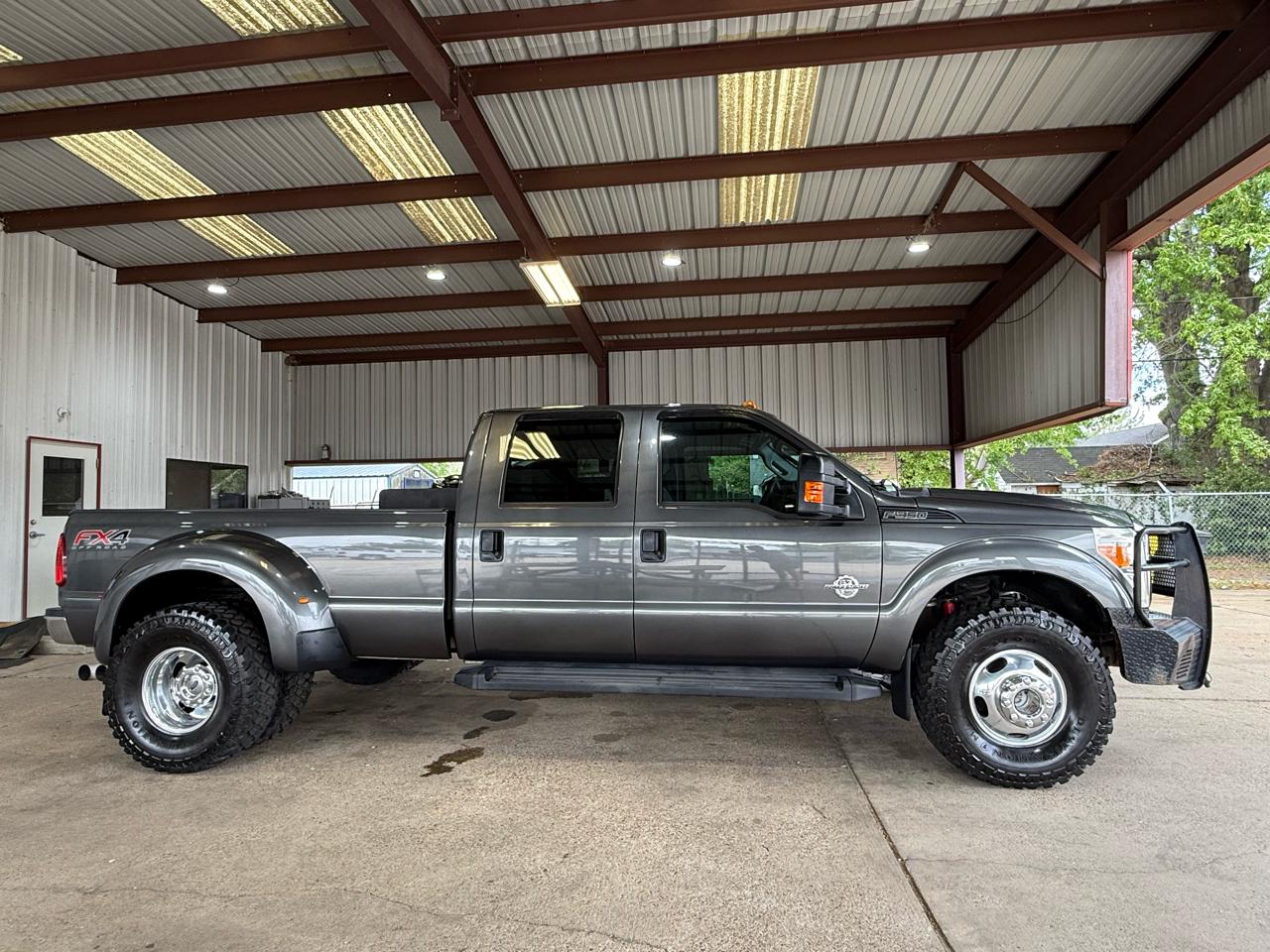 Ford F-350 SD XLT Crew Cab Long Bed DRW 4WD 2015