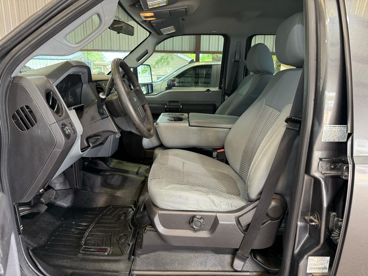 Ford F-350 SD XLT Crew Cab Long Bed DRW 4WD 2015